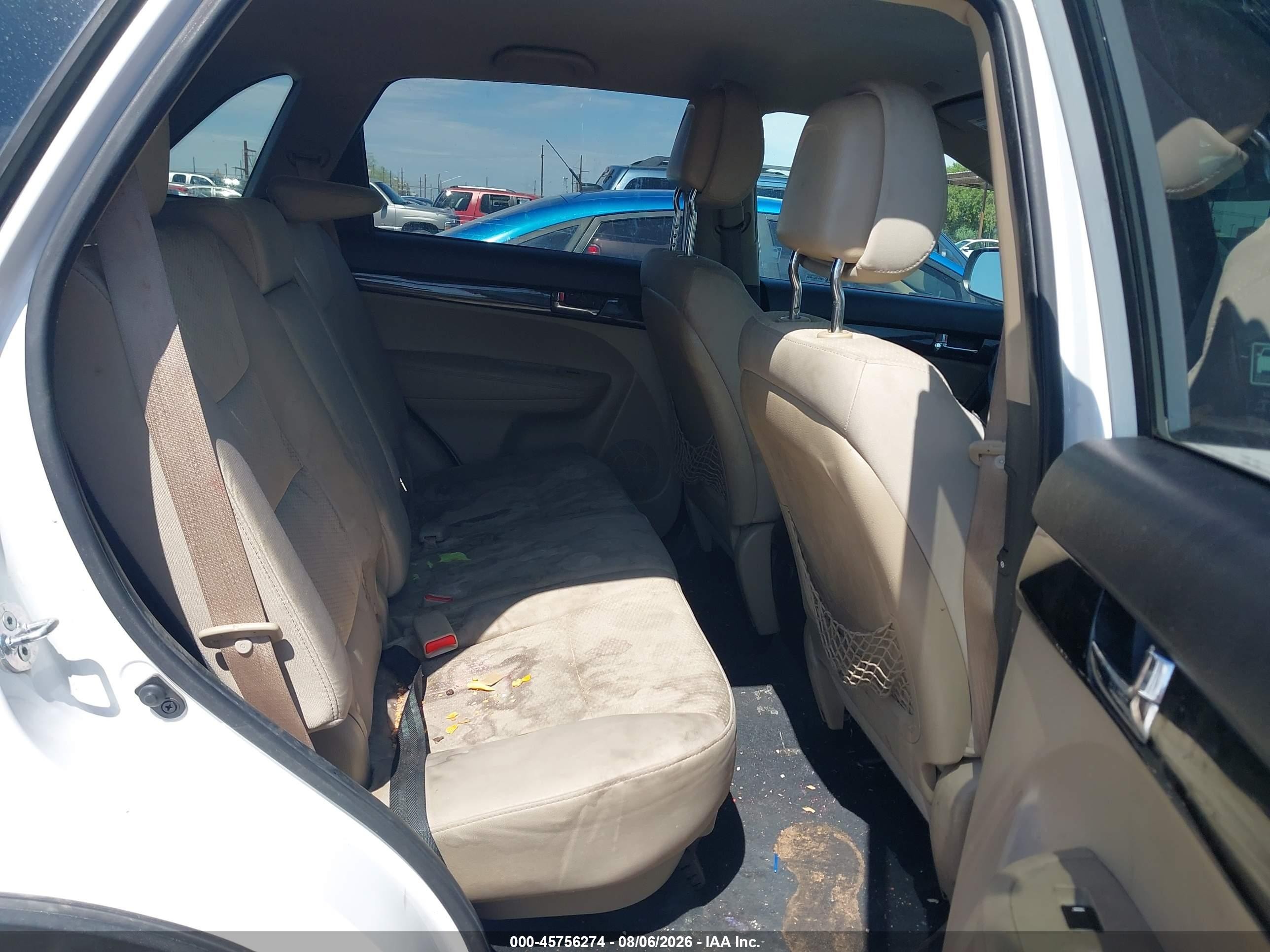 2011 Kia Sorento Lx V6 White vin: 5XYKT4A2XBG077897