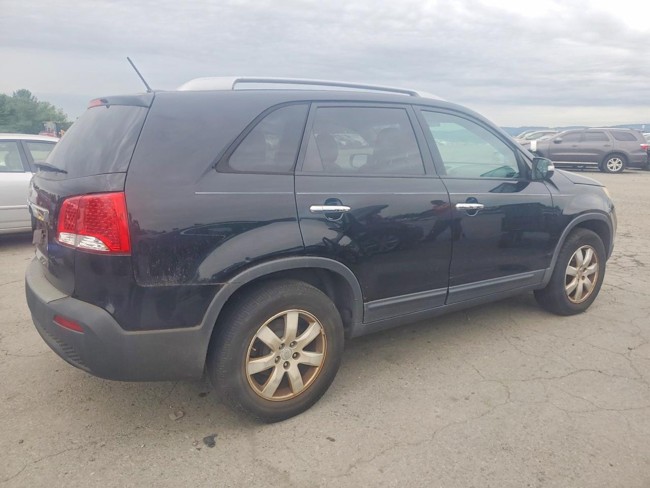 2011 Kia Sorento Lx Black vin: 5XYKT4A2XBG158625