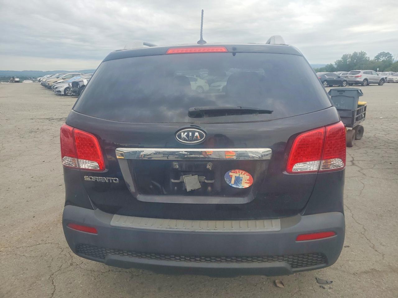 2011 Kia Sorento Lx Black vin: 5XYKT4A2XBG158625