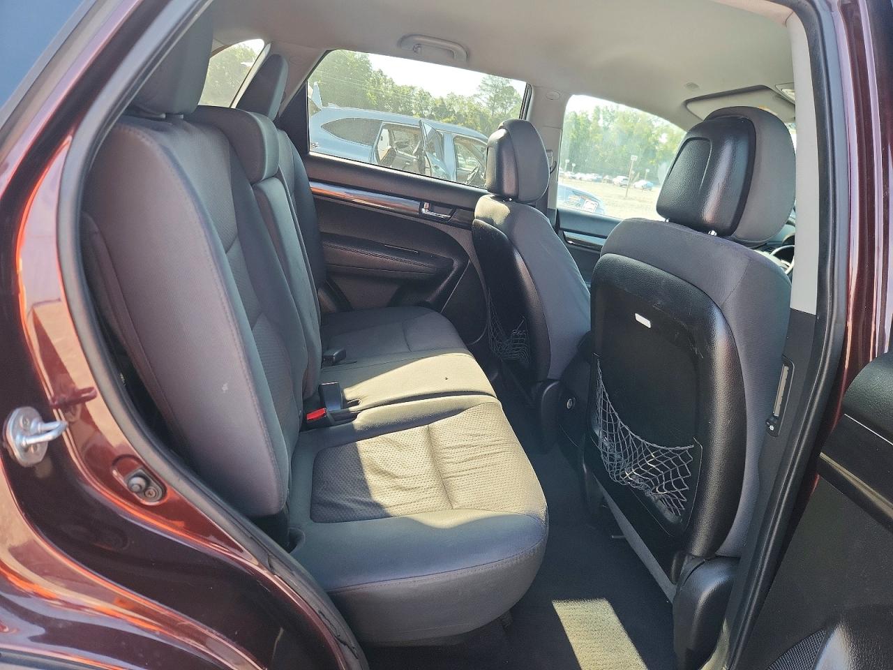 2013 Kia Sorento Lx Maroon vin: 5XYKT4A2XDG332177