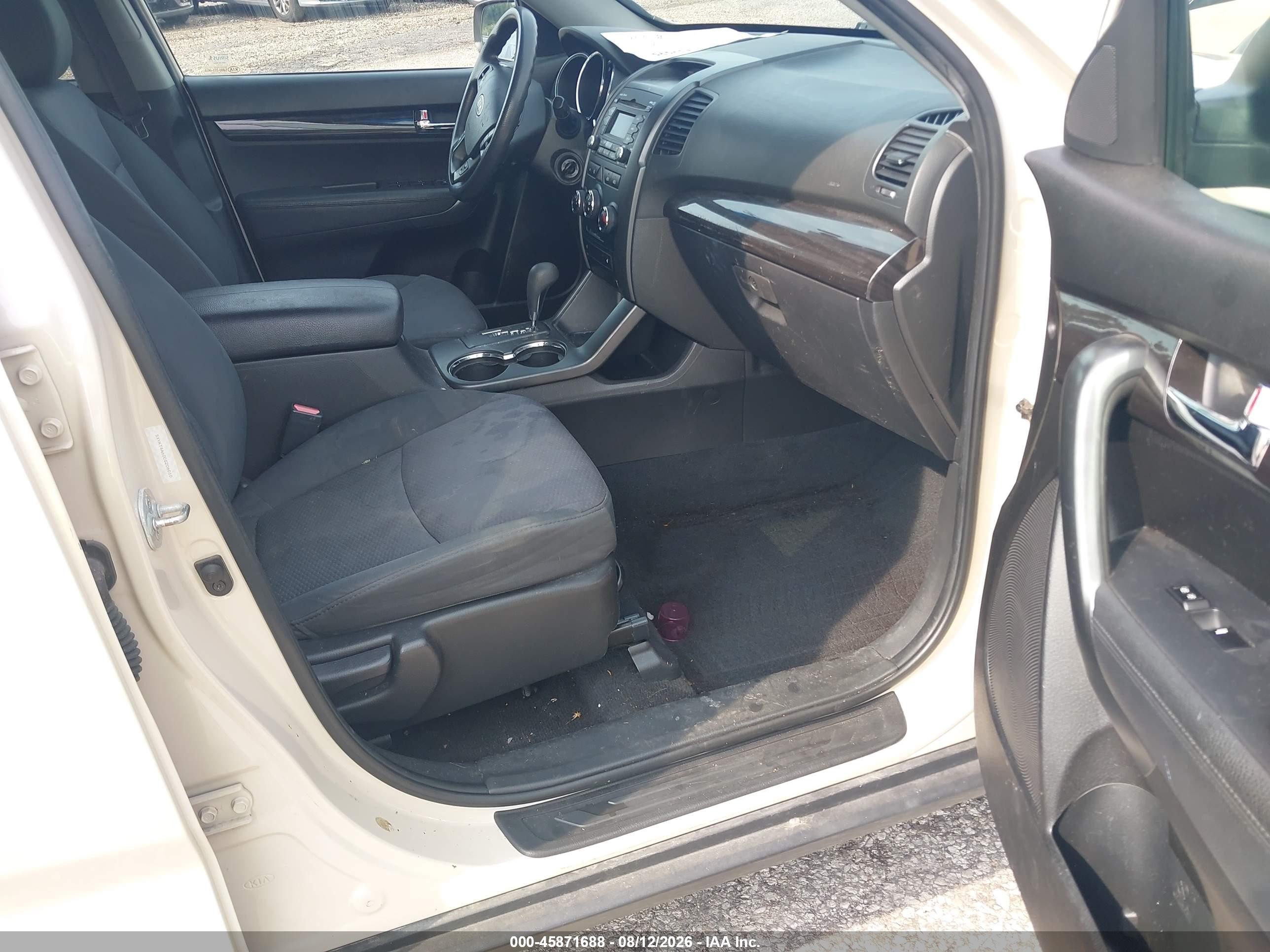 2012 Kia Sorento Lx White vin: 5XYKT4A60CG206010