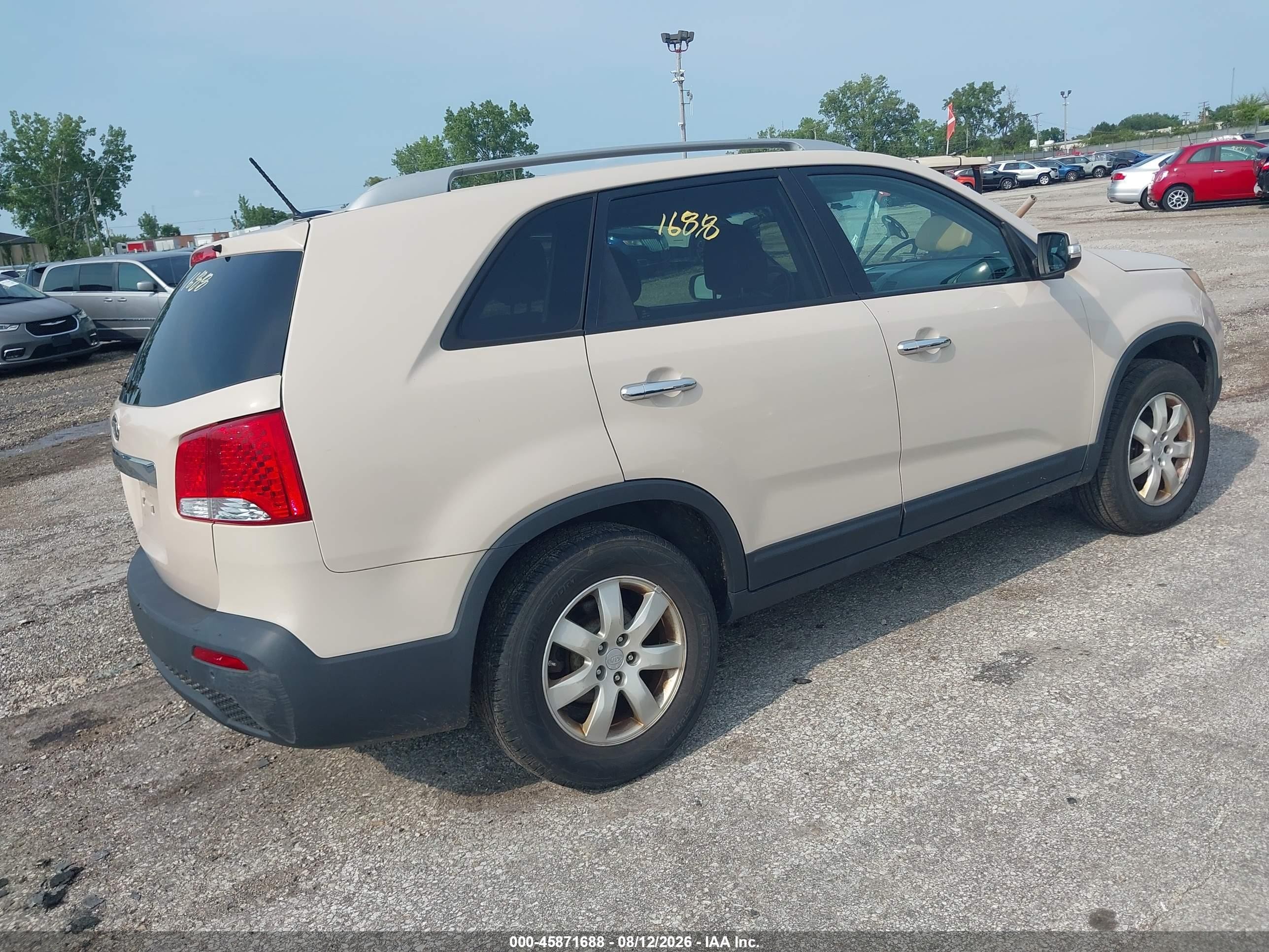 2012 Kia Sorento Lx White vin: 5XYKT4A60CG206010
