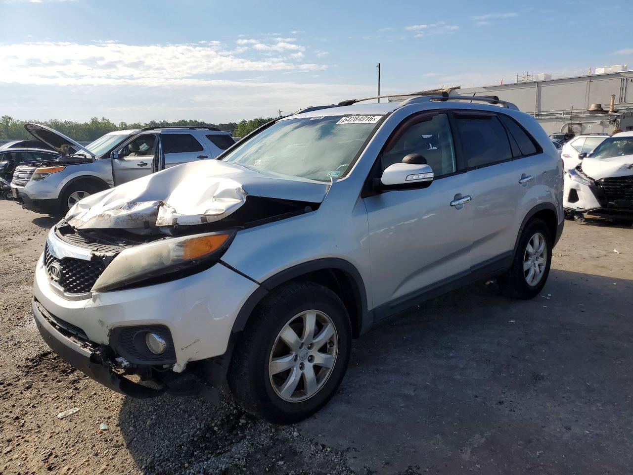 2012 Kia Sorento Lx Серебряный vin: 5XYKT4A60CG217329