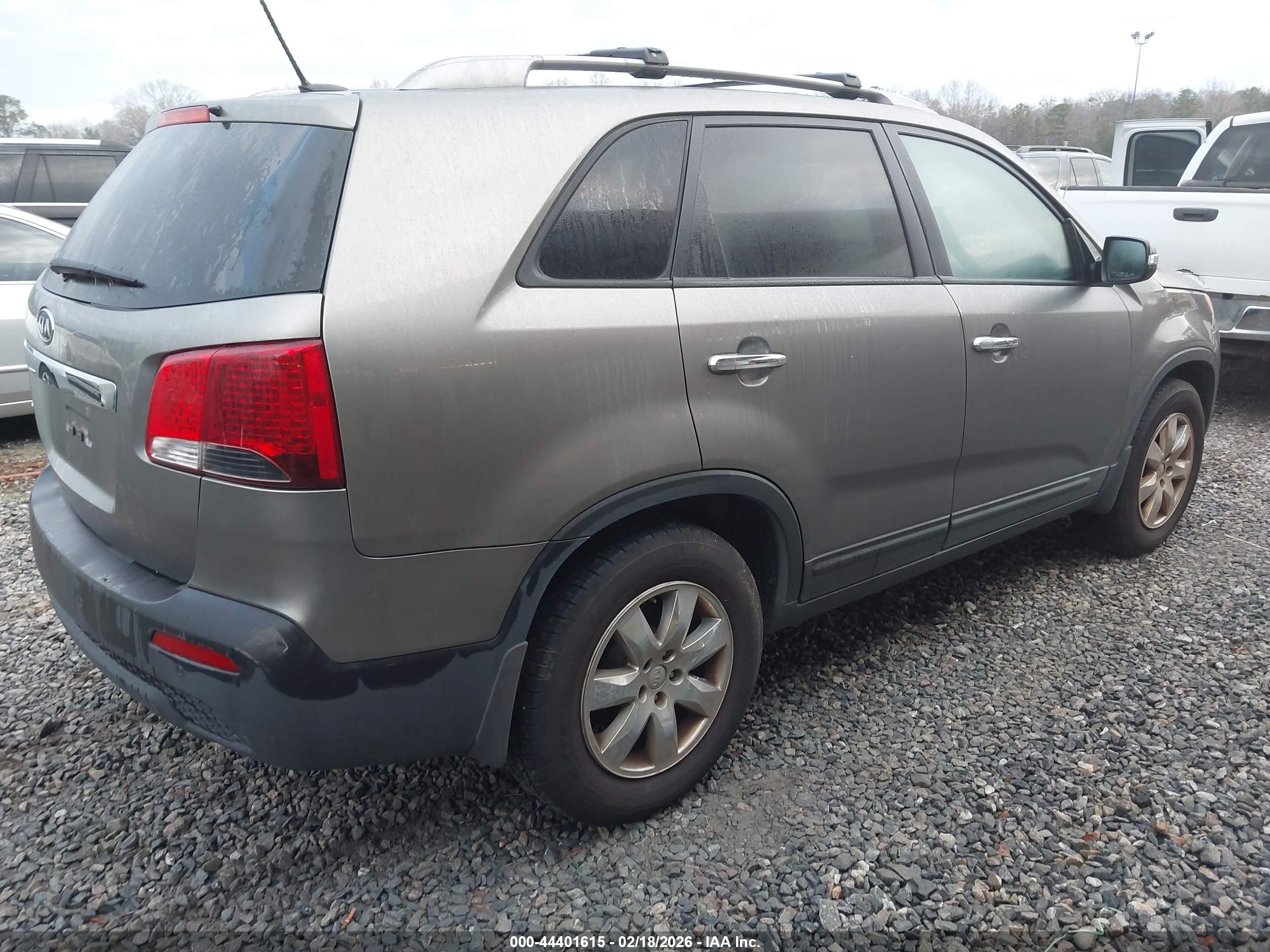 2013 Kia Sorento Lx Gray vin: 5XYKT4A60DG416169