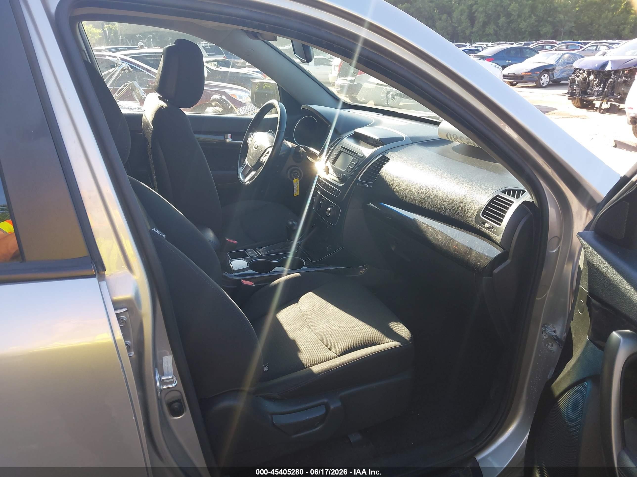 2014 Kia Sorento Lx Серый vin: 5XYKT4A60EG459833