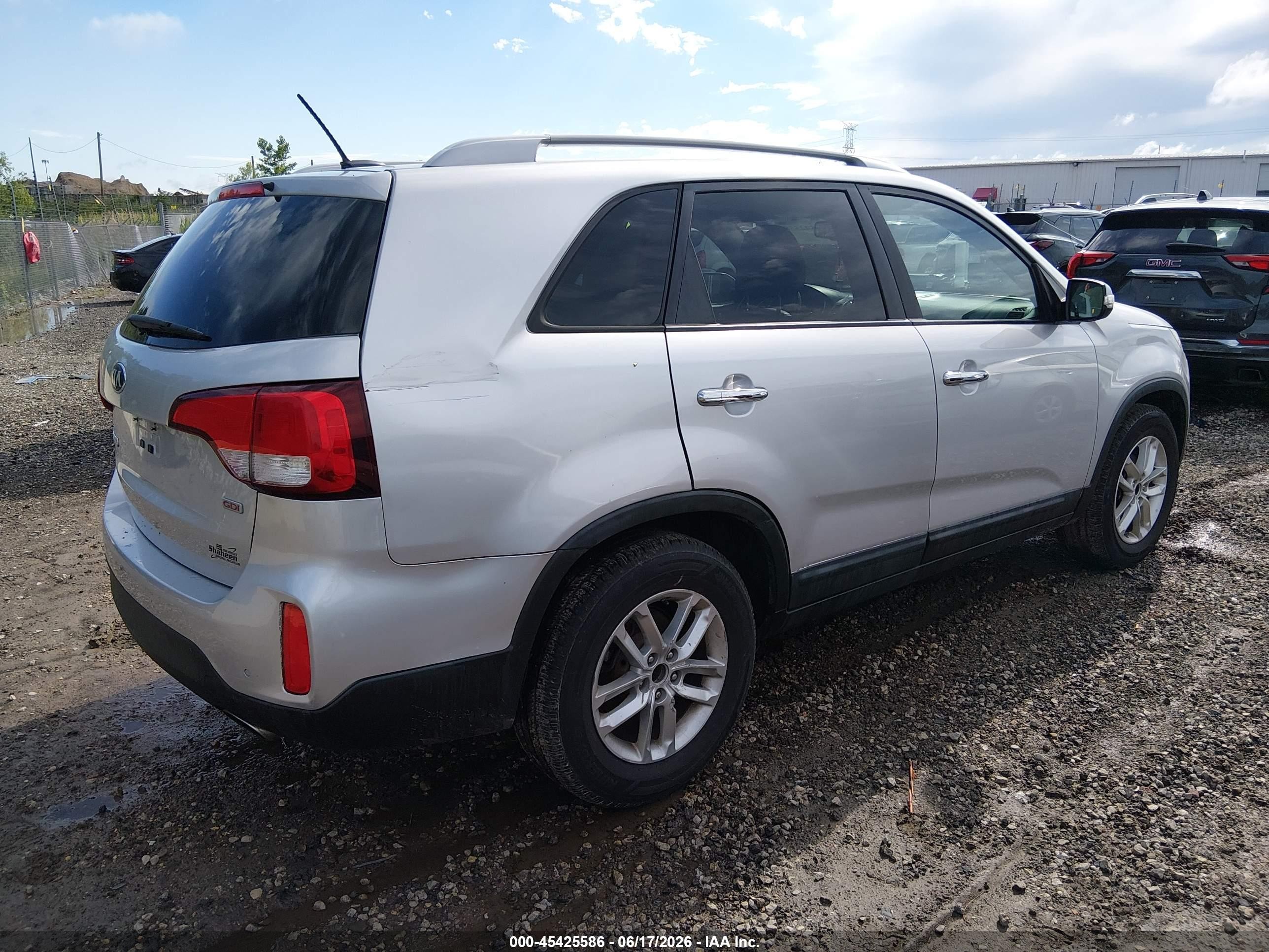 2014 Kia Sorento Lx Silver vin: 5XYKT4A60EG491973