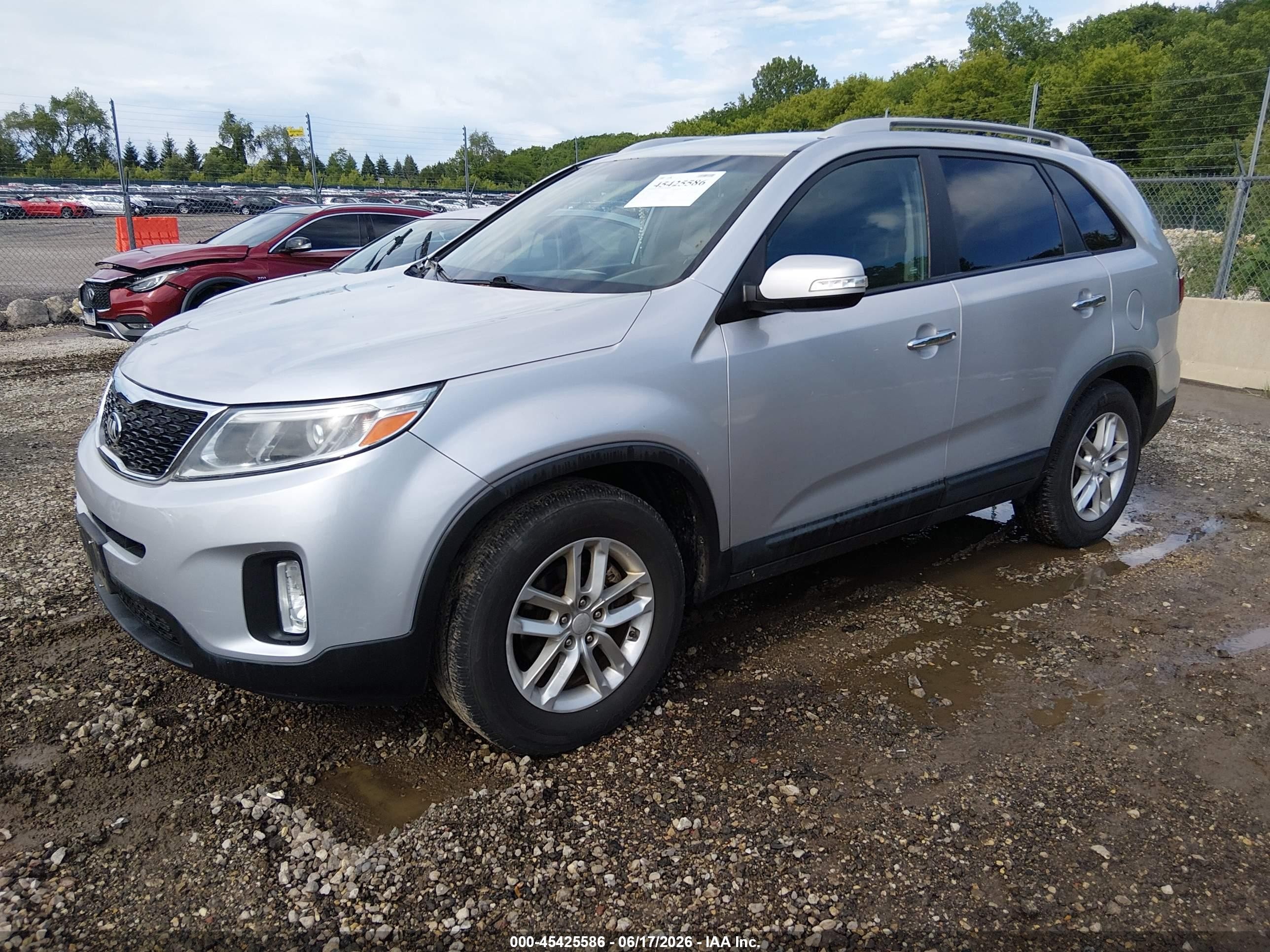 2014 Kia Sorento Lx Silver vin: 5XYKT4A60EG491973