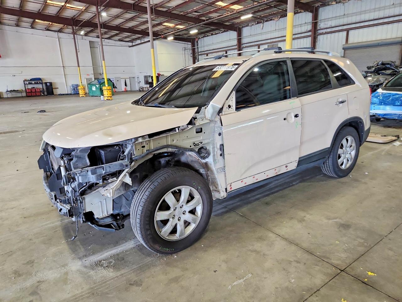 2012 Kia Sorento Lx Cream vin: 5XYKT4A61CG199147