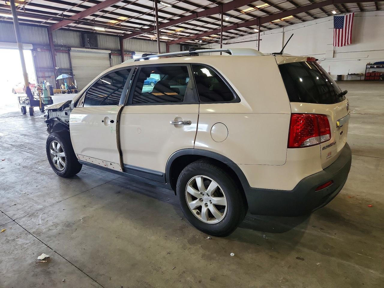 2012 Kia Sorento Lx Cream vin: 5XYKT4A61CG199147