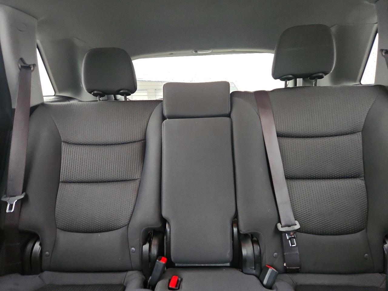2012 Kia Sorento Lx White vin: 5XYKT4A61CG233359