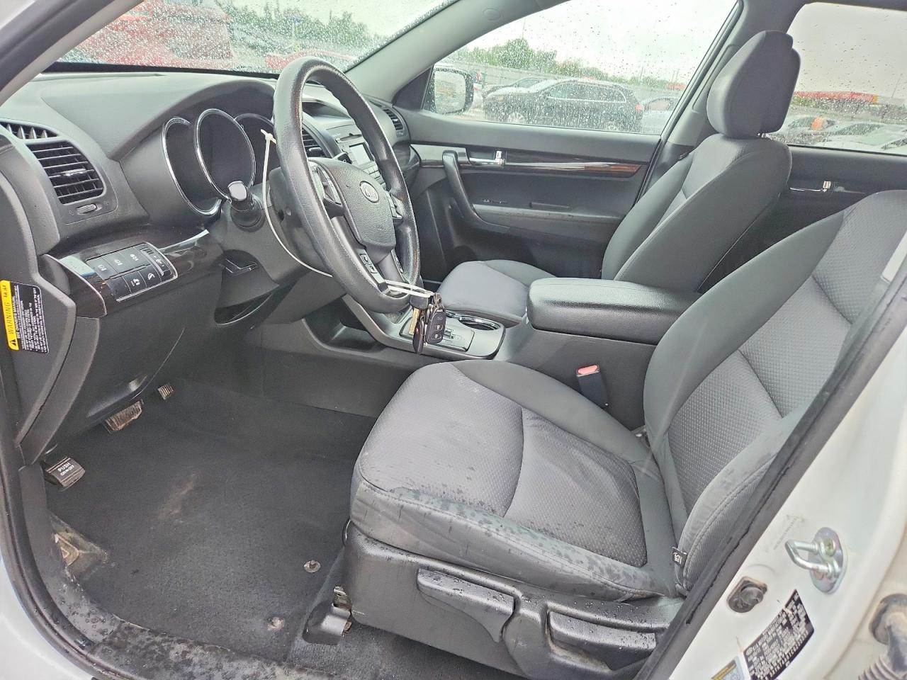 2012 Kia Sorento Lx White vin: 5XYKT4A61CG233359