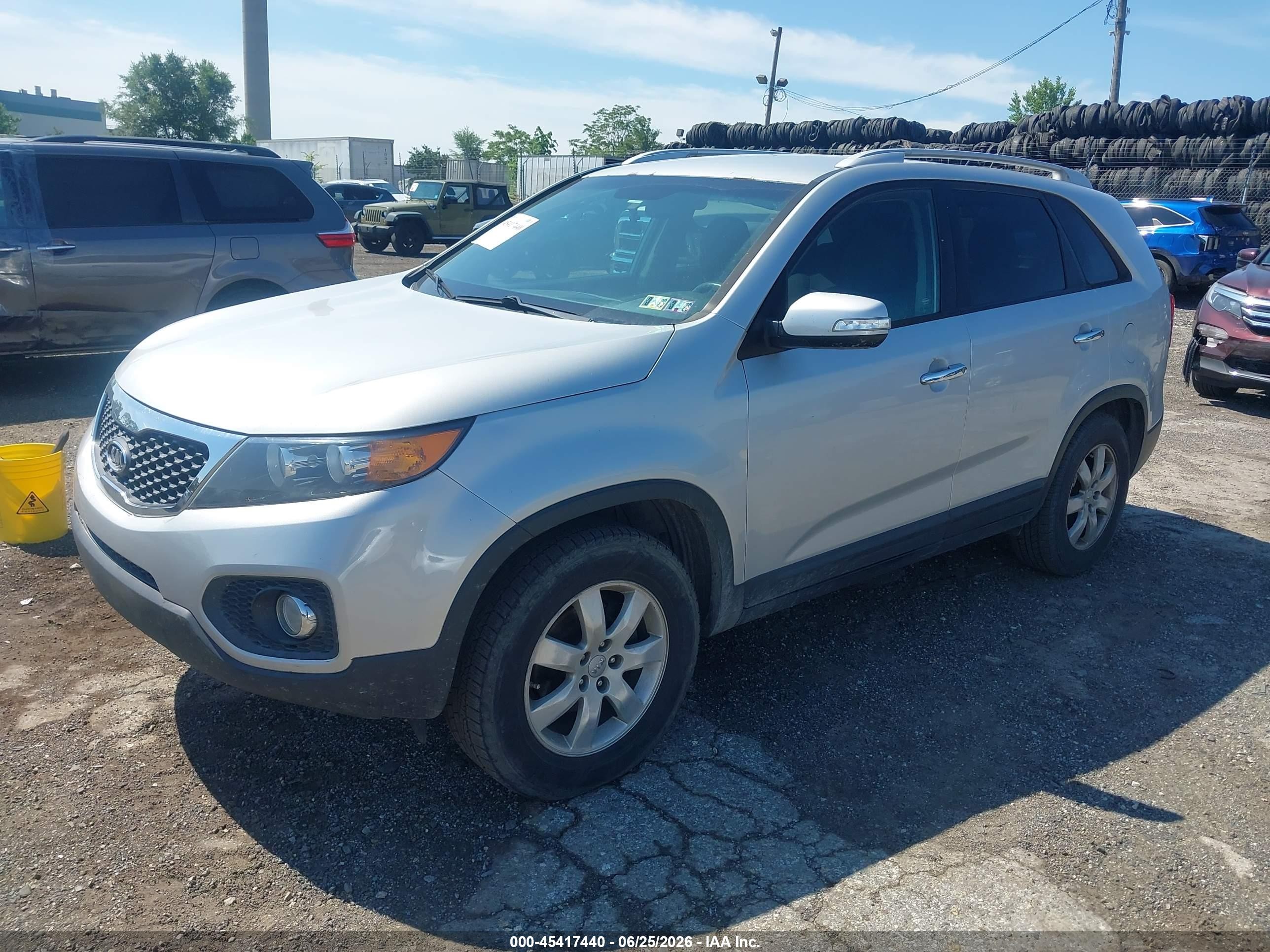 2013 Kia Sorento Lx Silver vin: 5XYKT4A61DG361845