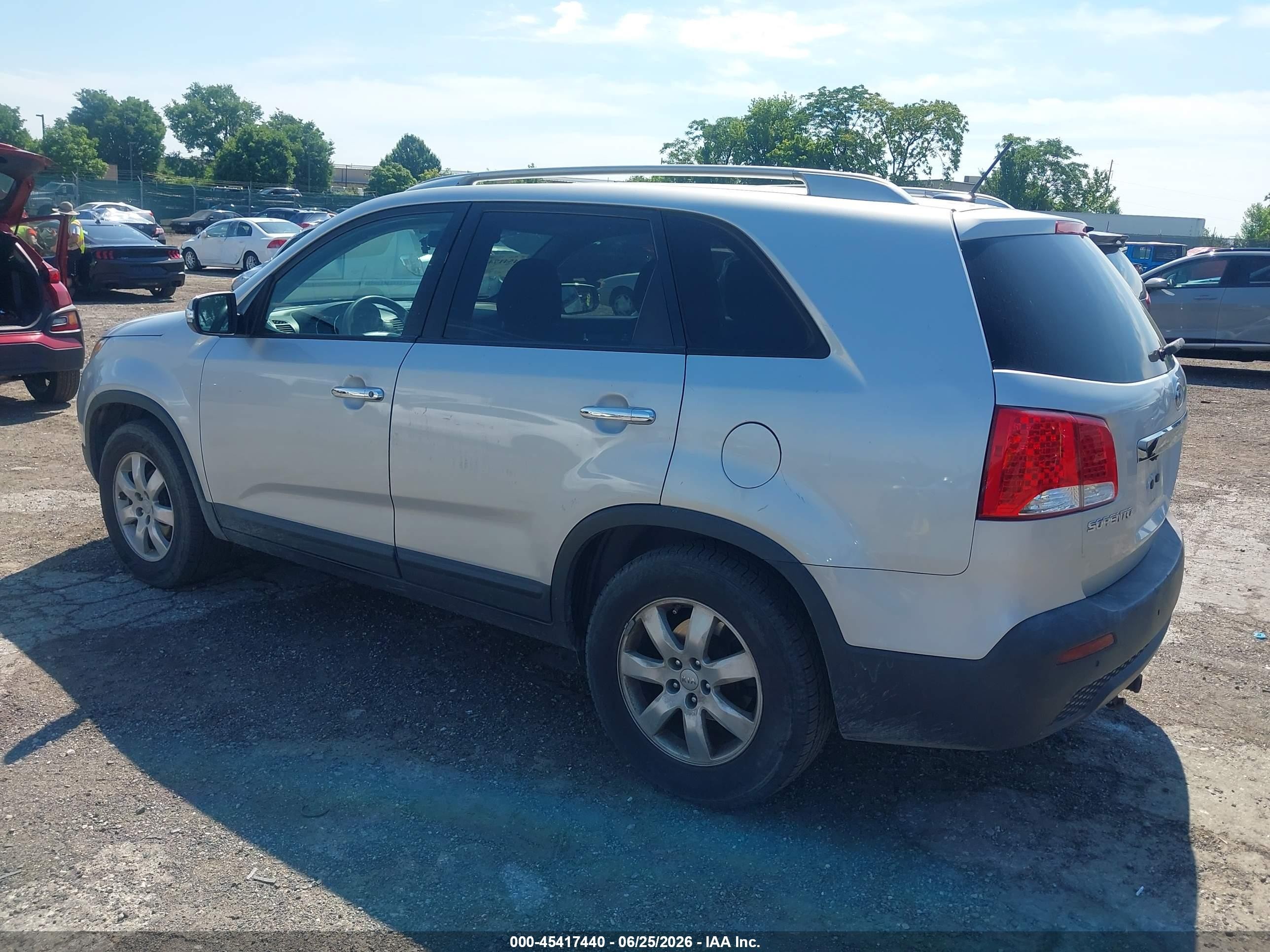 2013 Kia Sorento Lx Silver vin: 5XYKT4A61DG361845