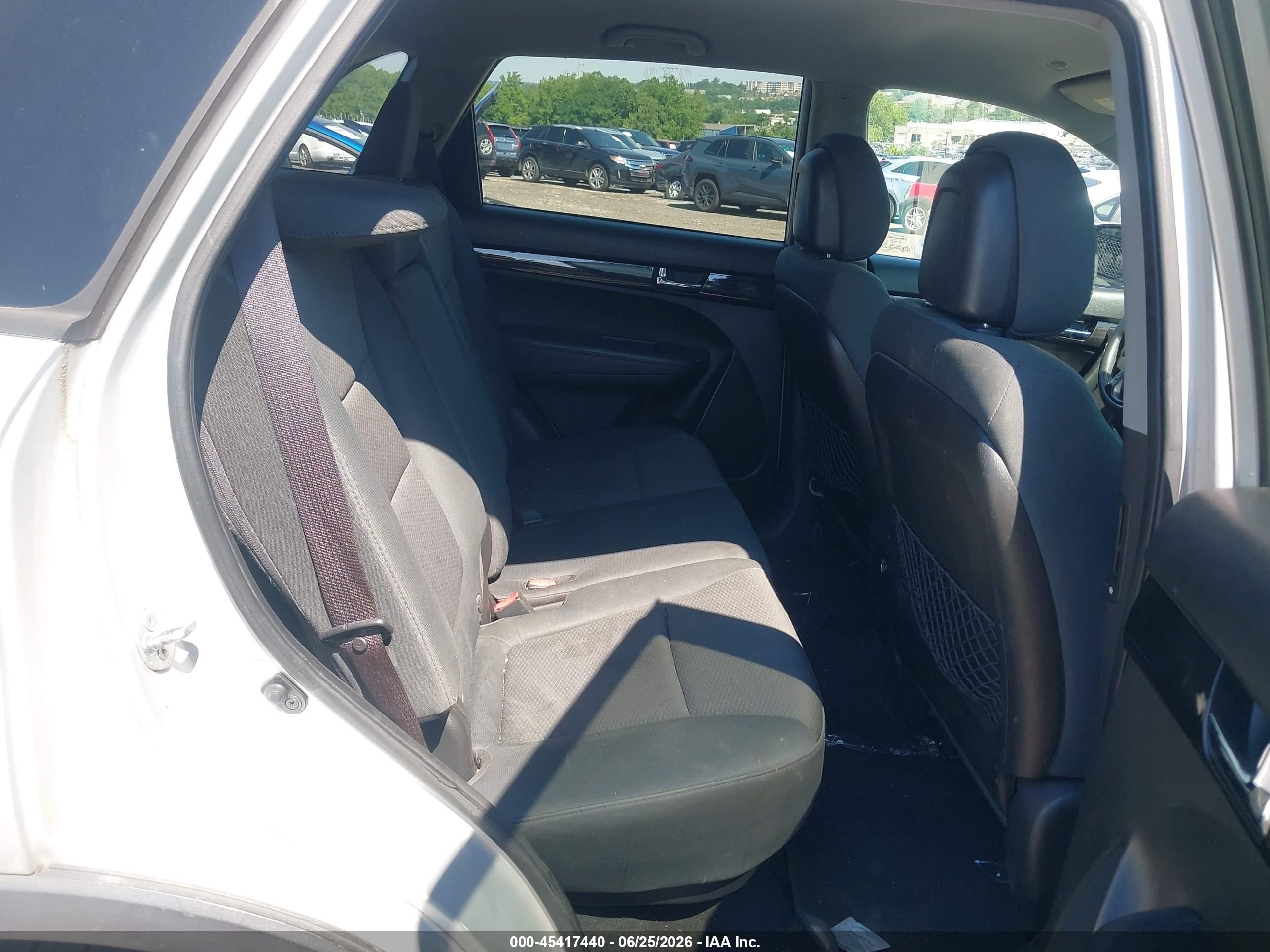 2013 Kia Sorento Lx Silver vin: 5XYKT4A61DG361845