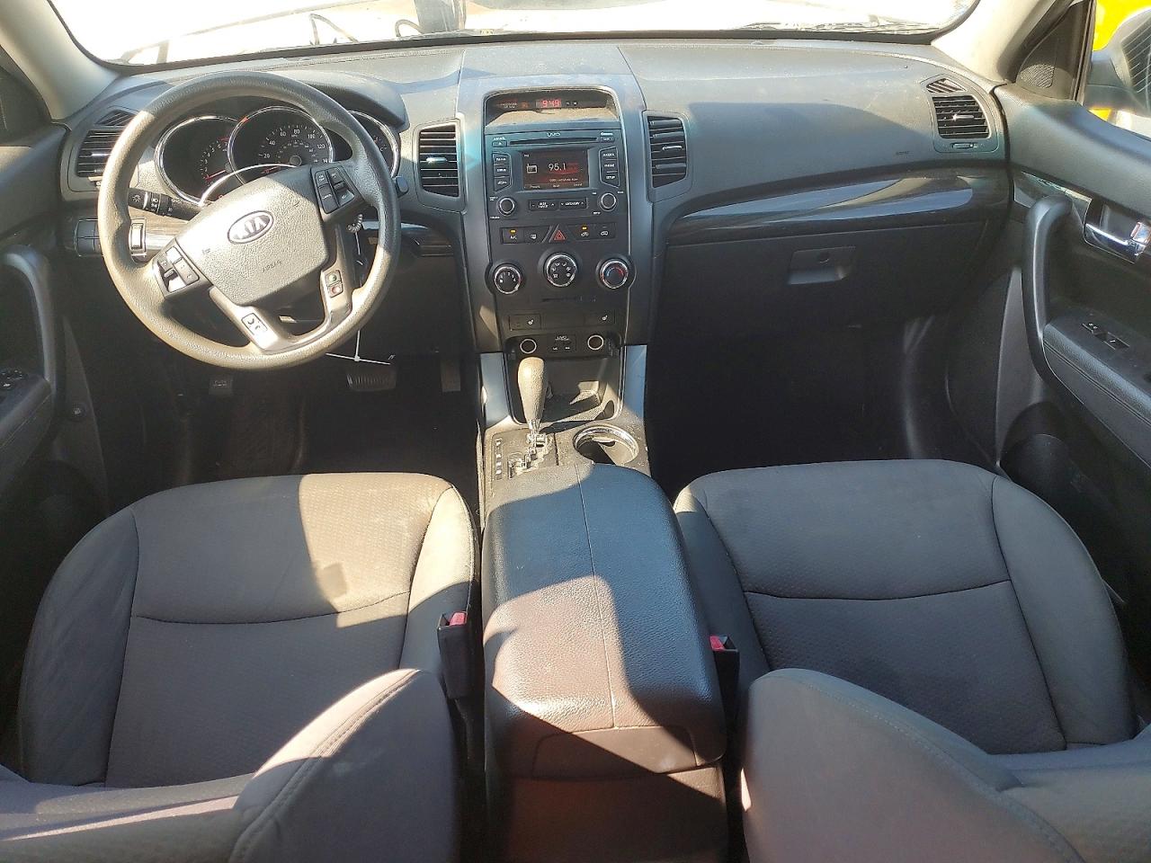 2013 Kia Sorento Lx White vin: 5XYKT4A61DG409943