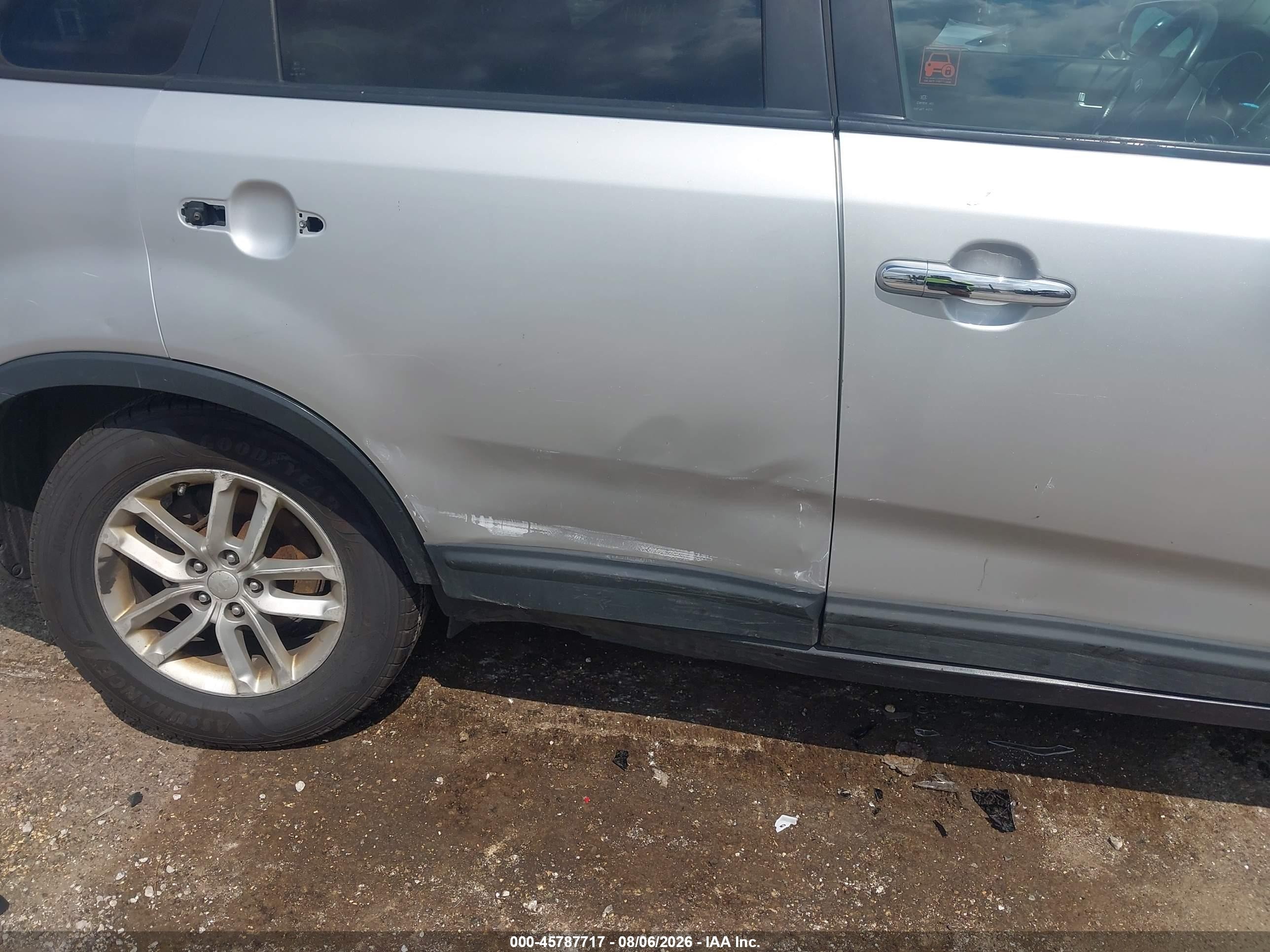2014 Kia Sorento Lx Silver vin: 5XYKT4A61EG503029