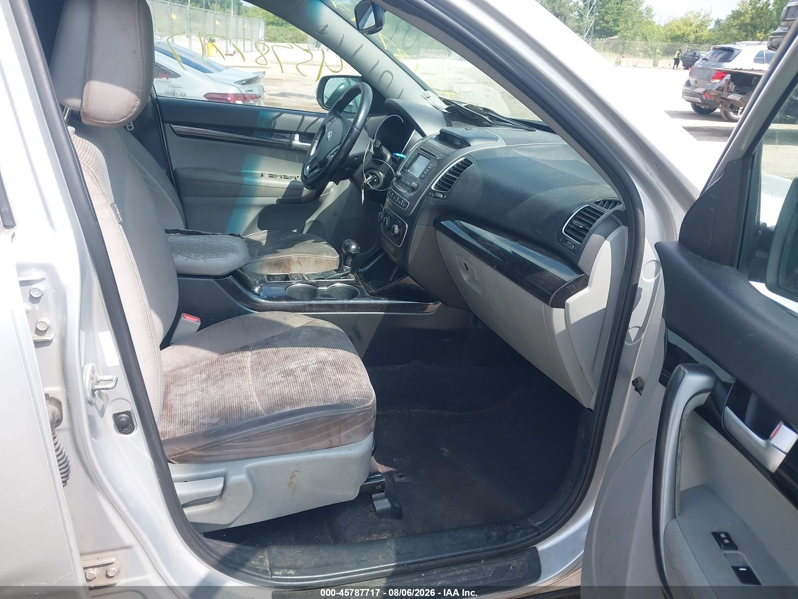 2014 Kia Sorento Lx Silver vin: 5XYKT4A61EG503029