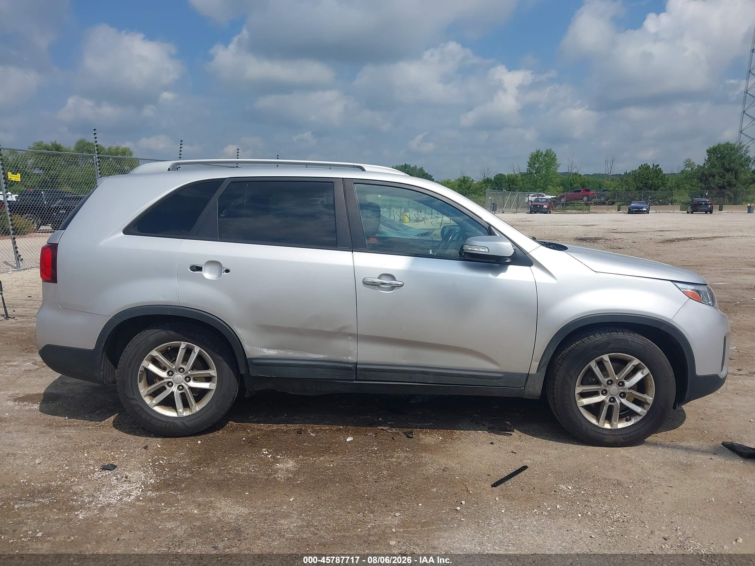 2014 Kia Sorento Lx Silver vin: 5XYKT4A61EG503029