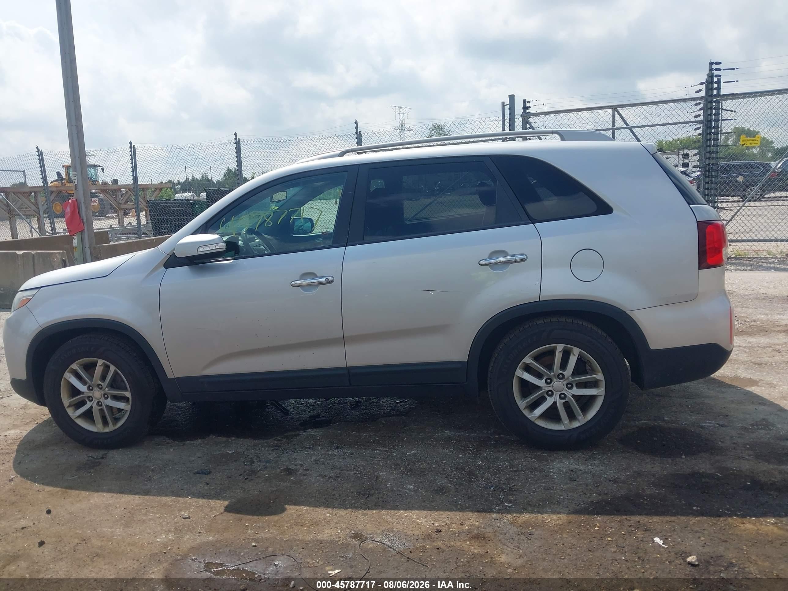 2014 Kia Sorento Lx Silver vin: 5XYKT4A61EG503029