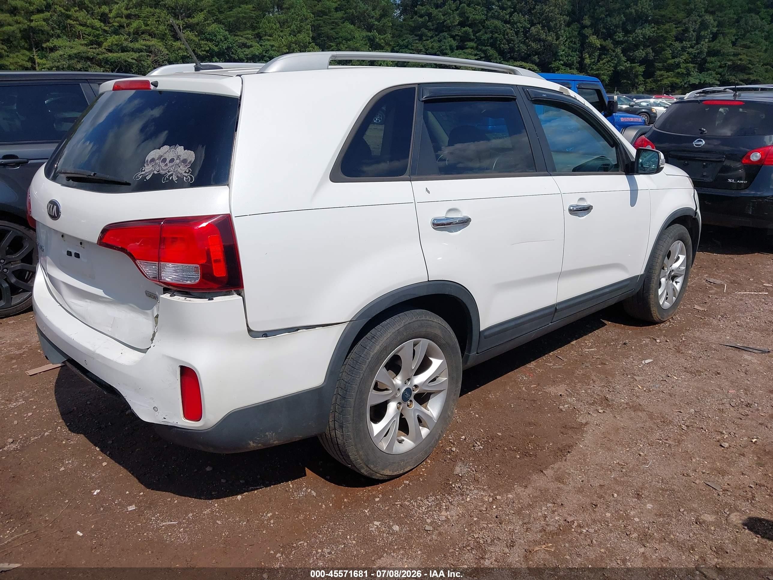 2015 Kia Sorento Lx Белый vin: 5XYKT4A61FG580999