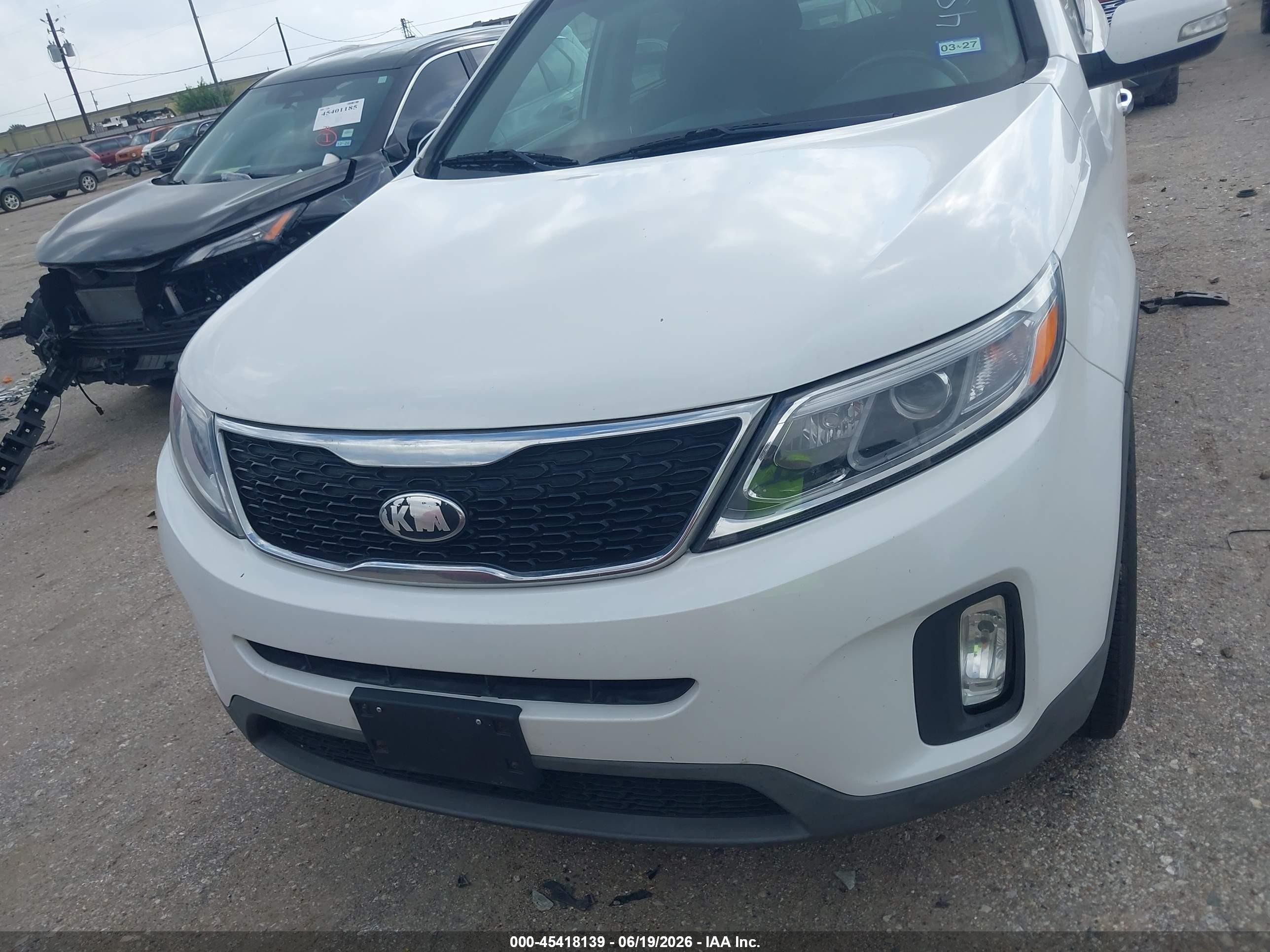 2015 Kia Sorento Lx White vin: 5XYKT4A61FG609272