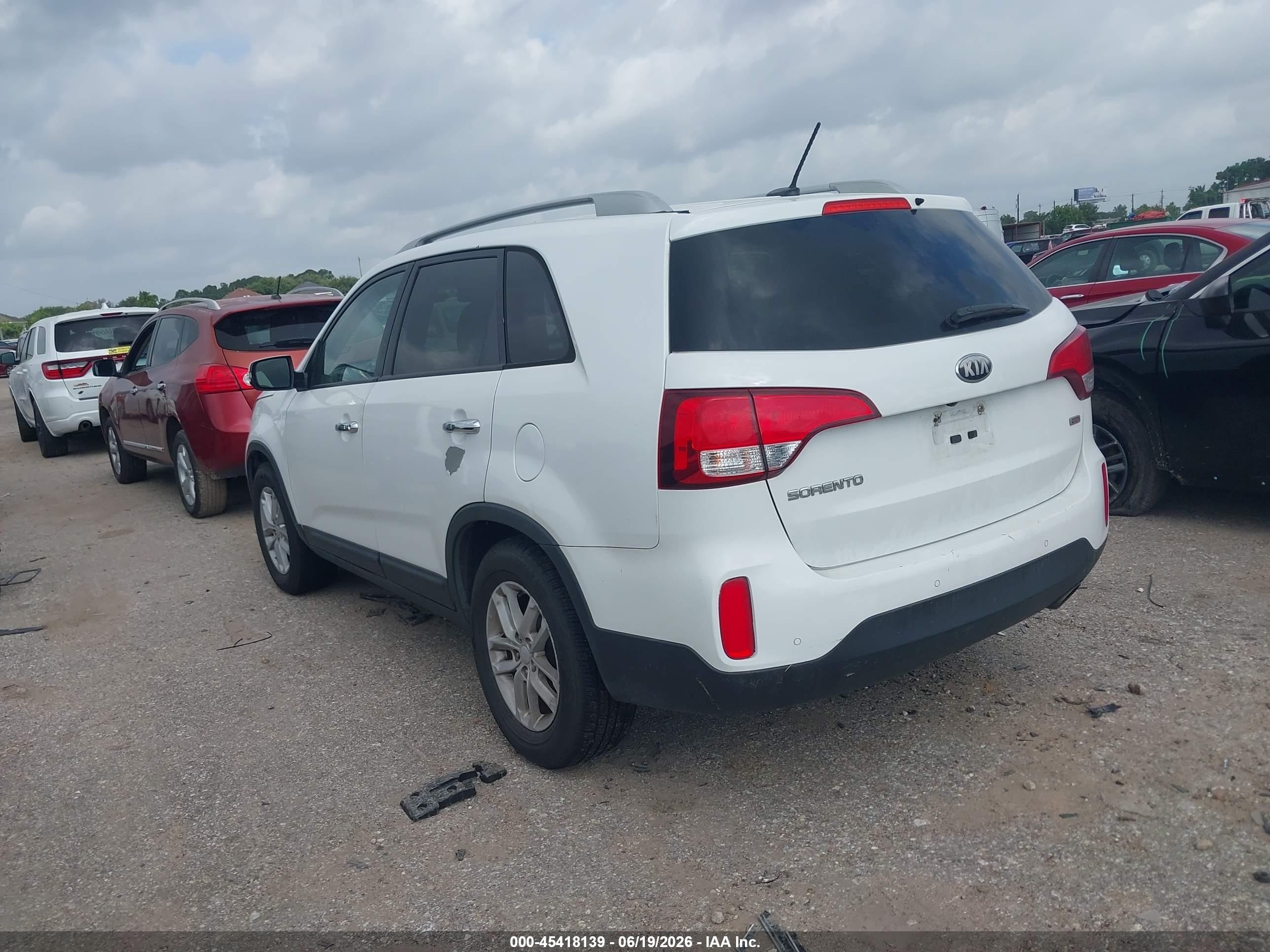 2015 Kia Sorento Lx White vin: 5XYKT4A61FG609272