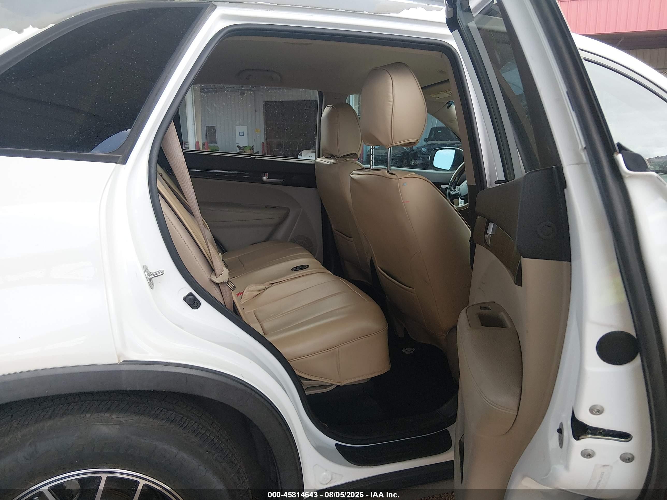 2014 Kia Sorento Lx White vin: 5XYKT4A62EG434075