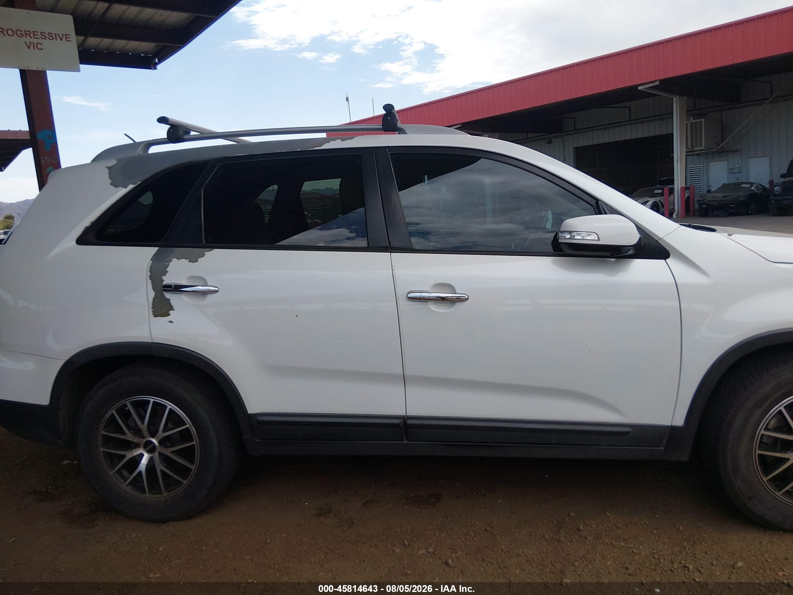 2014 Kia Sorento Lx White vin: 5XYKT4A62EG434075