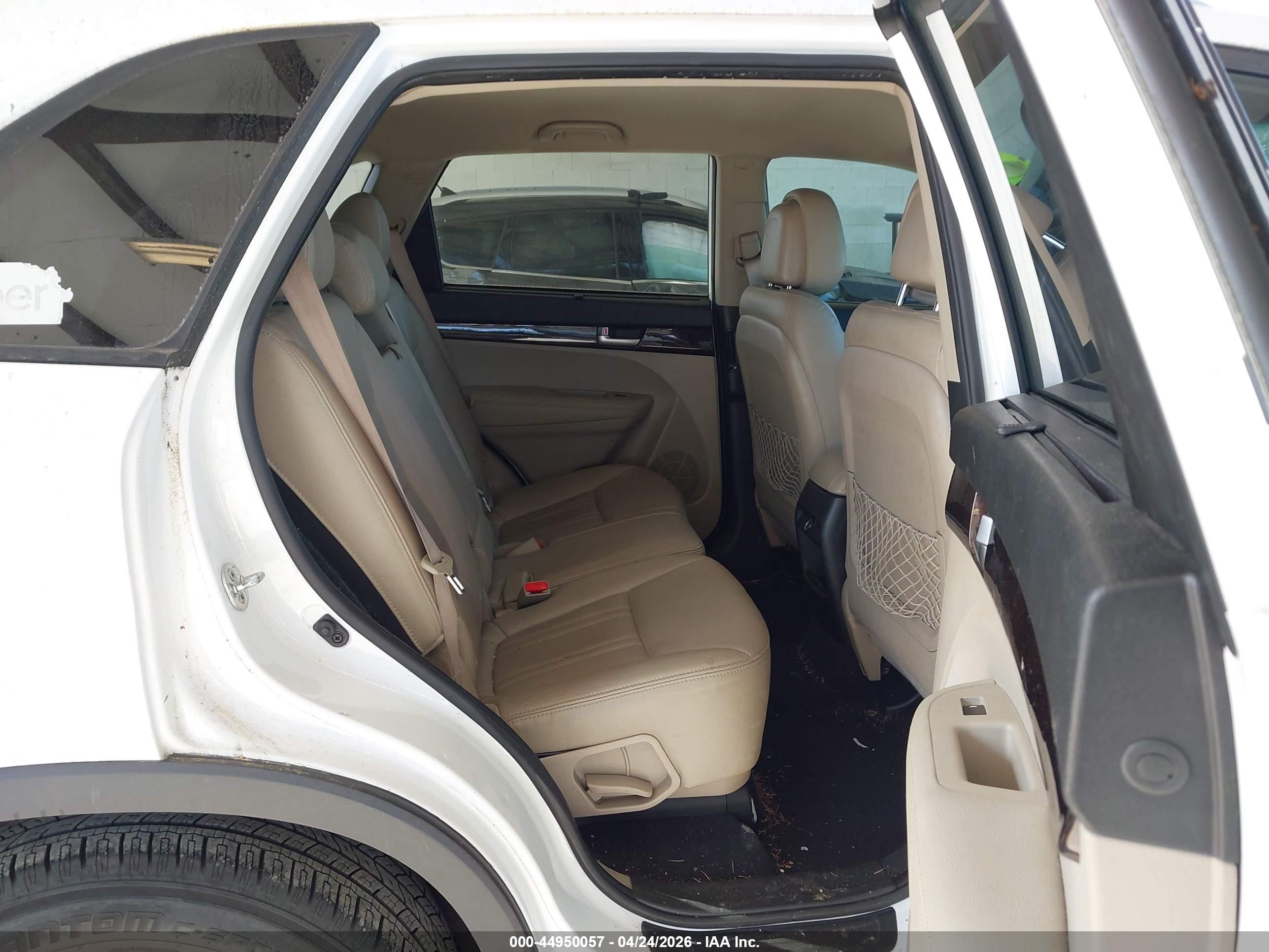2014 Kia Sorento Lx White vin: 5XYKT4A62EG501693