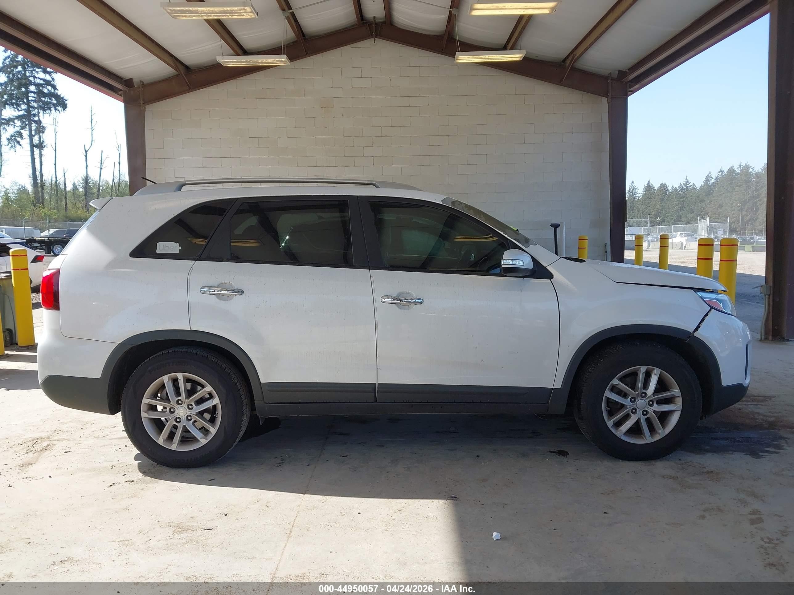 2014 Kia Sorento Lx White vin: 5XYKT4A62EG501693