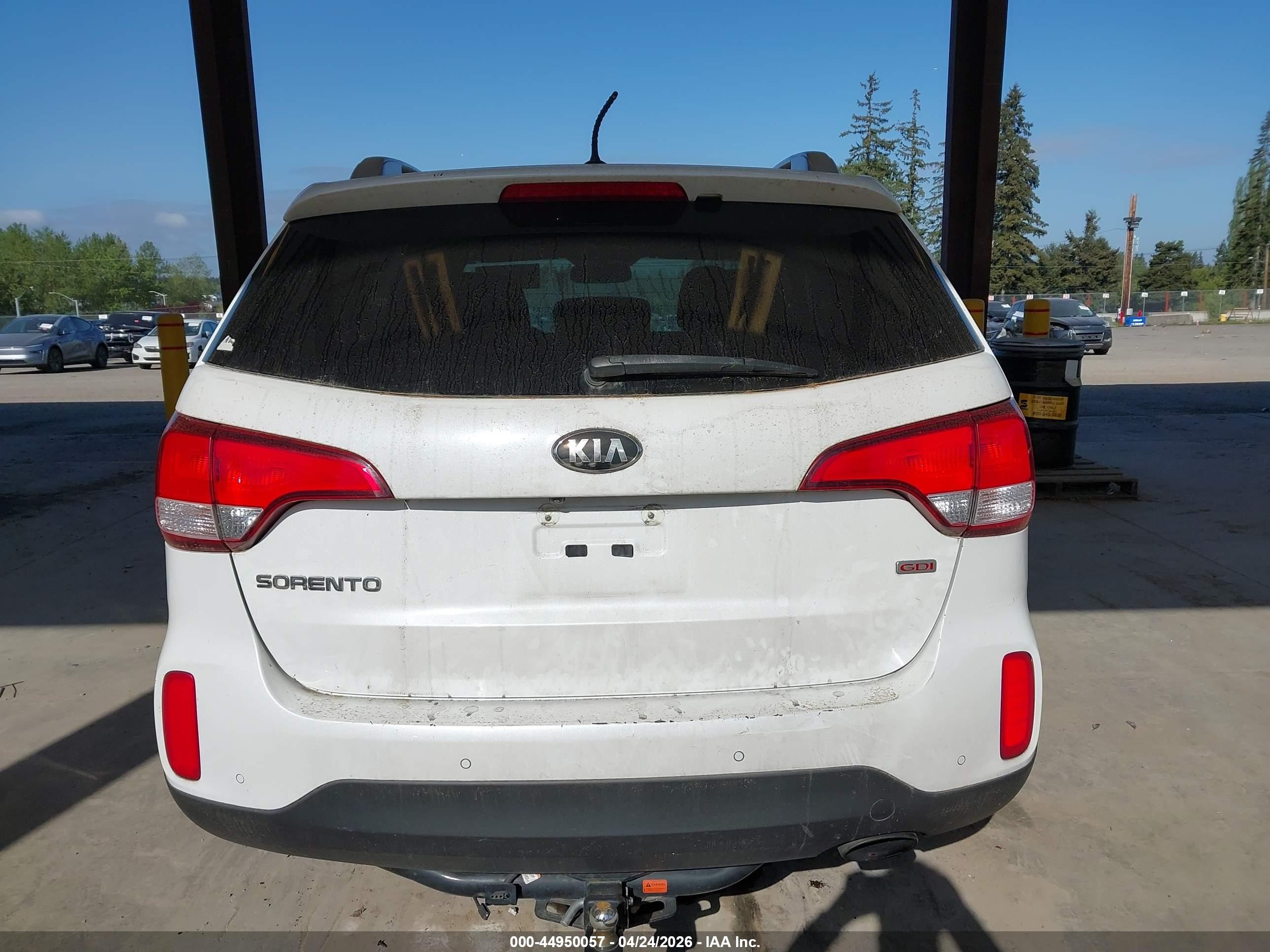 2014 Kia Sorento Lx White vin: 5XYKT4A62EG501693