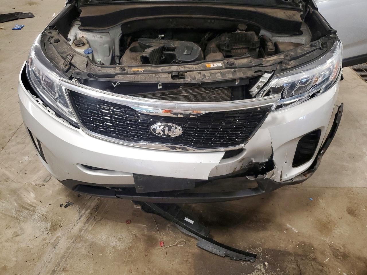 2014 Kia Sorento Lx Серый vin: 5XYKT4A62EG539926