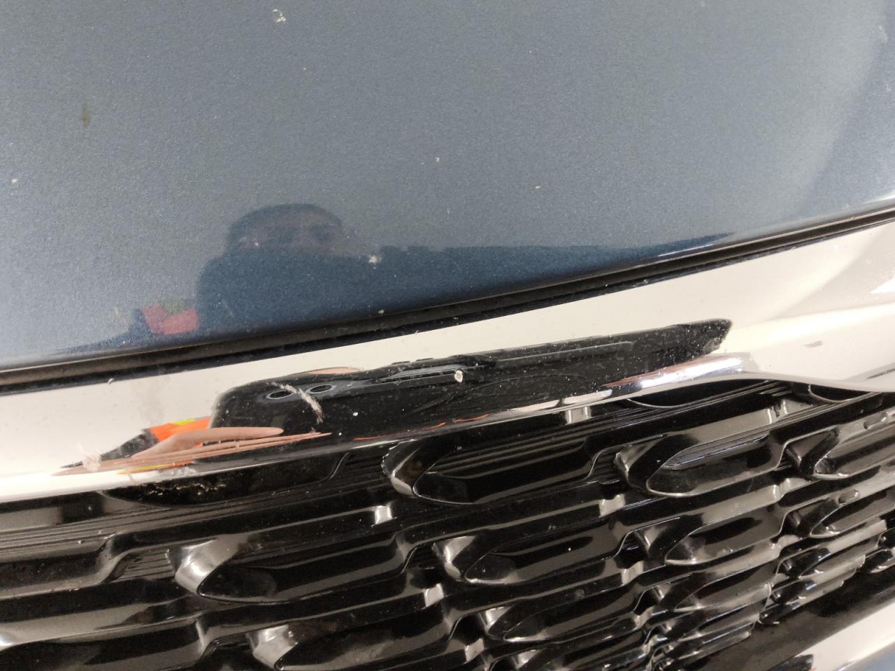 2015 Kia Sorento Lx Blue vin: 5XYKT4A62FG570577 Damage: Grille - Chrome, Chipped, 6