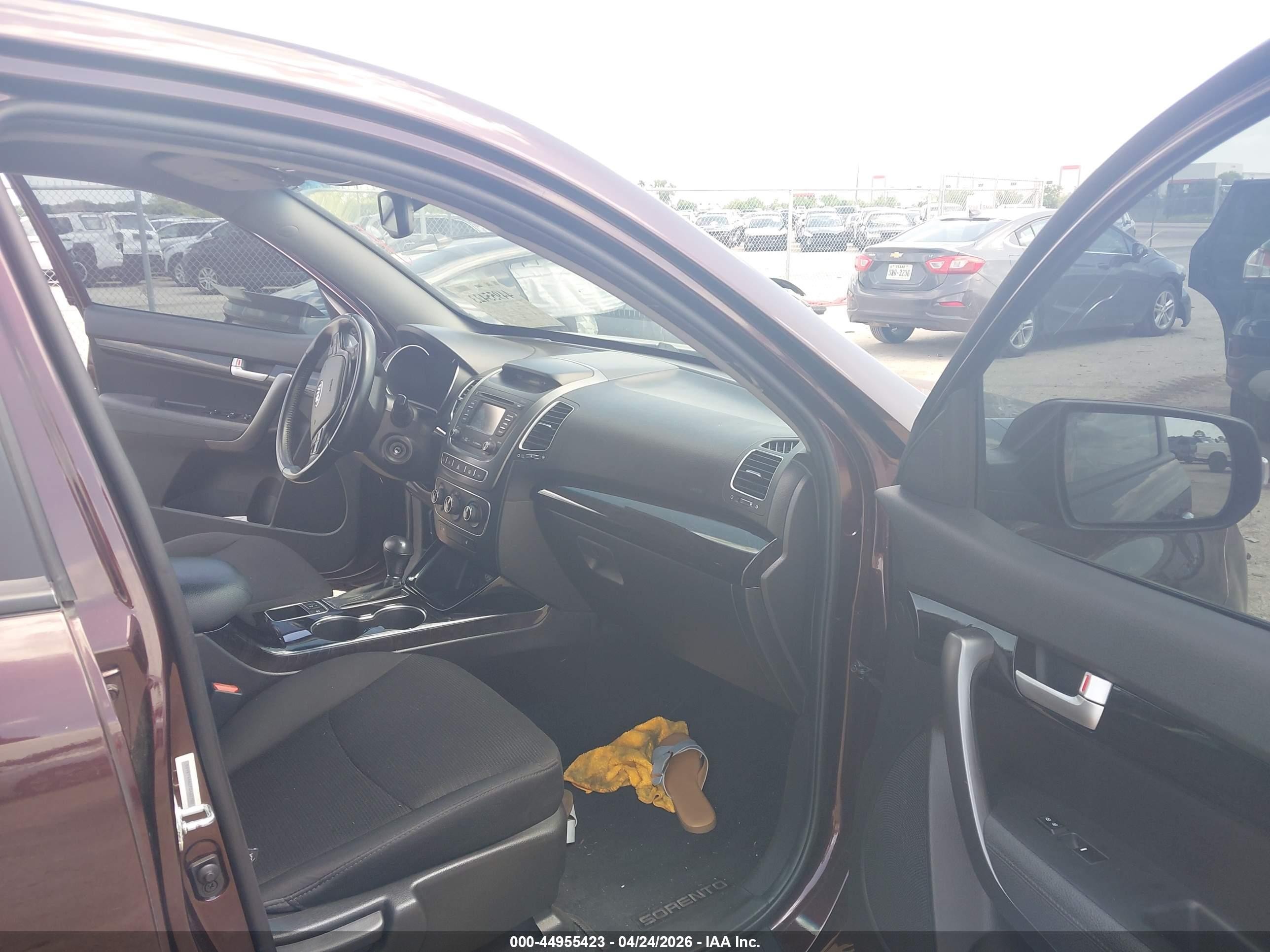 2015 Kia Sorento Lx Maroon vin: 5XYKT4A62FG622788