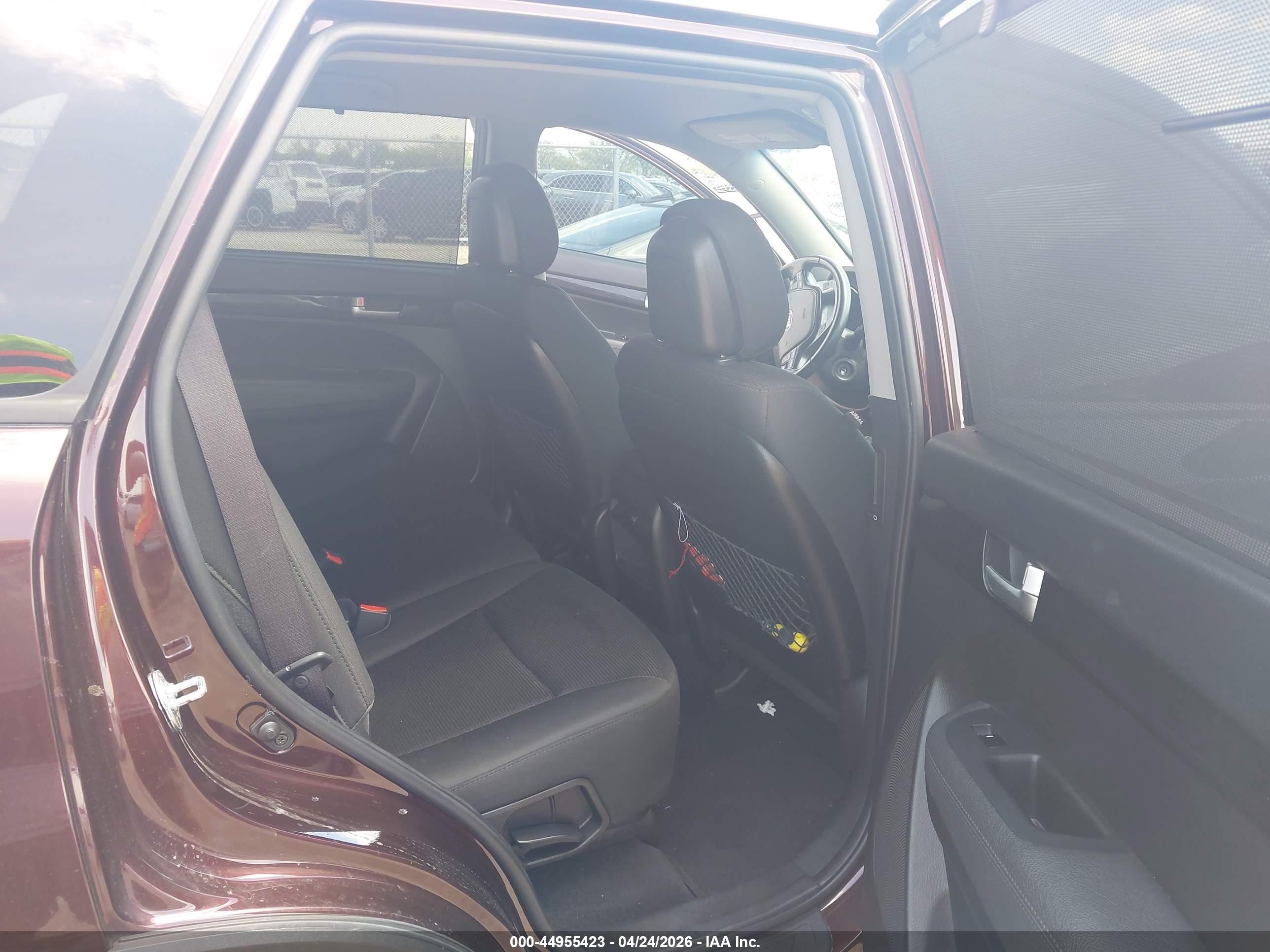 2015 Kia Sorento Lx Maroon vin: 5XYKT4A62FG622788