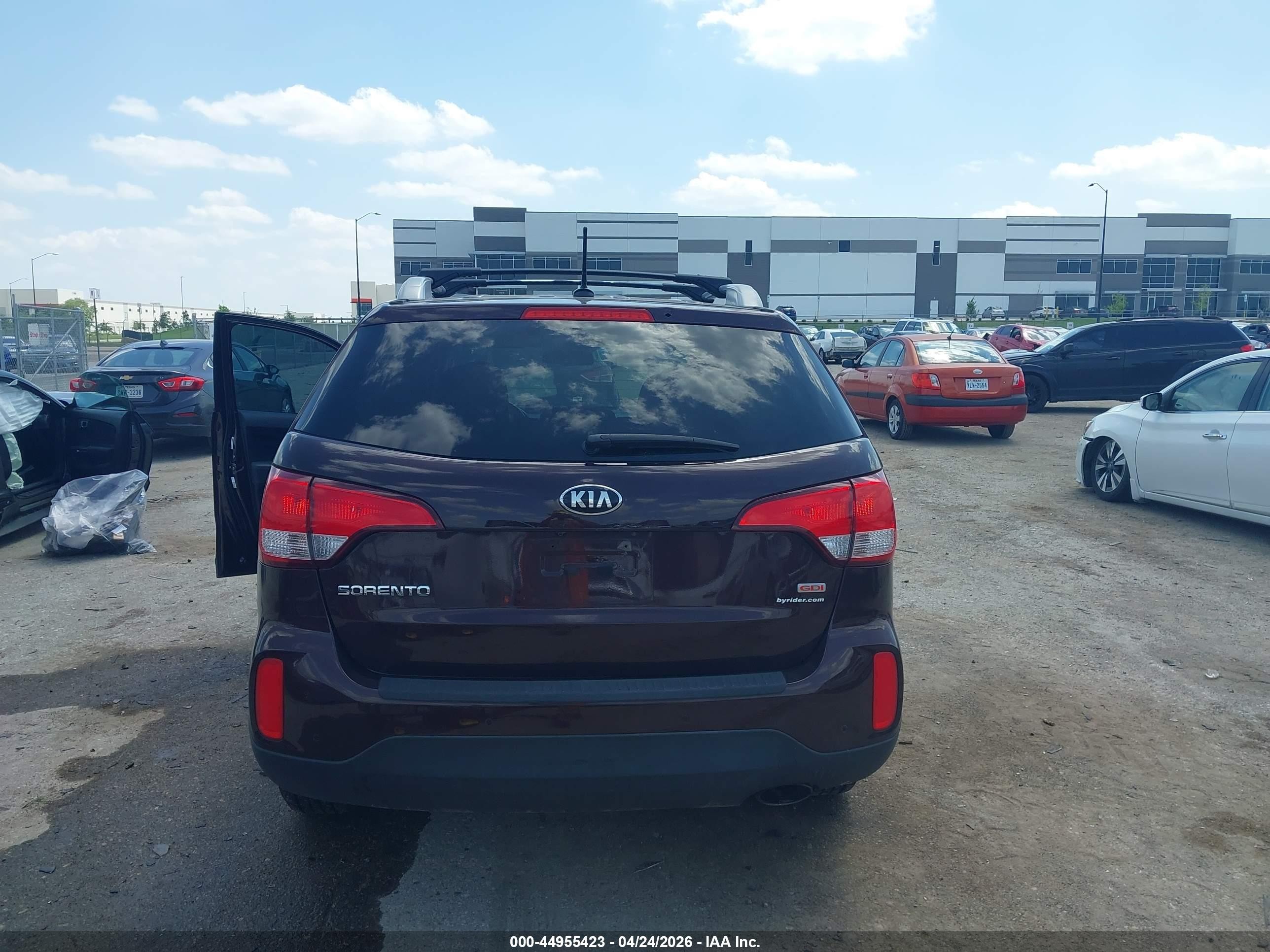 2015 Kia Sorento Lx Maroon vin: 5XYKT4A62FG622788