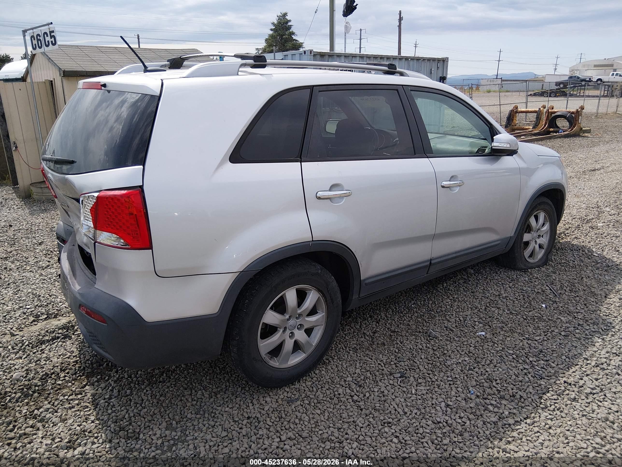 2012 Kia Sorento Lx Silver vin: 5XYKT4A63CG251247