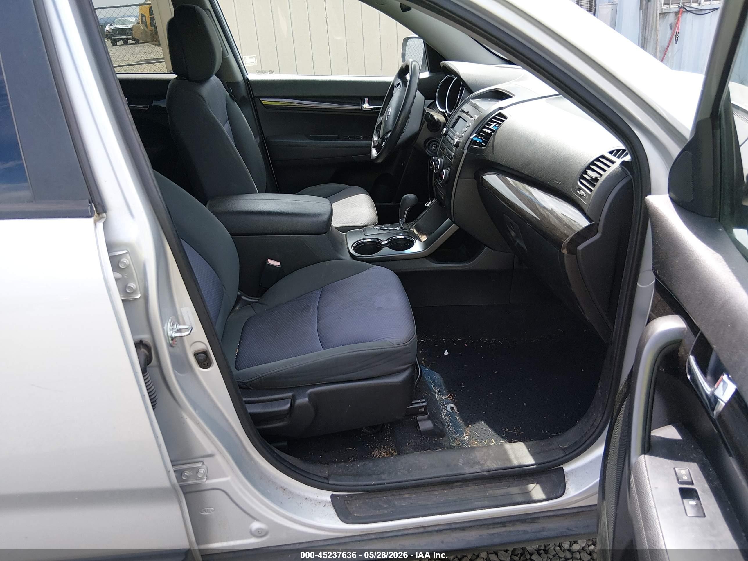 2012 Kia Sorento Lx Silver vin: 5XYKT4A63CG251247