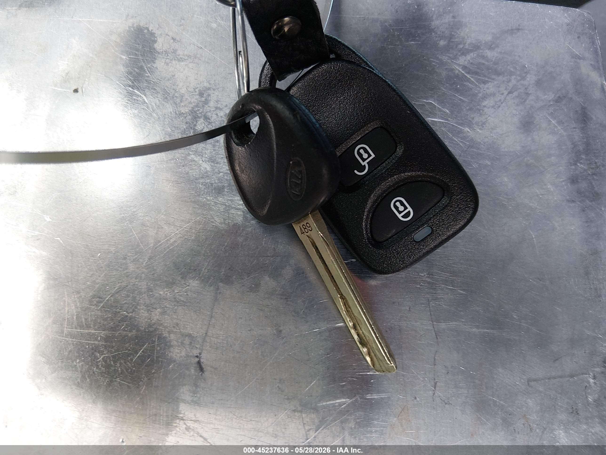 2012 Kia Sorento Lx Silver vin: 5XYKT4A63CG251247