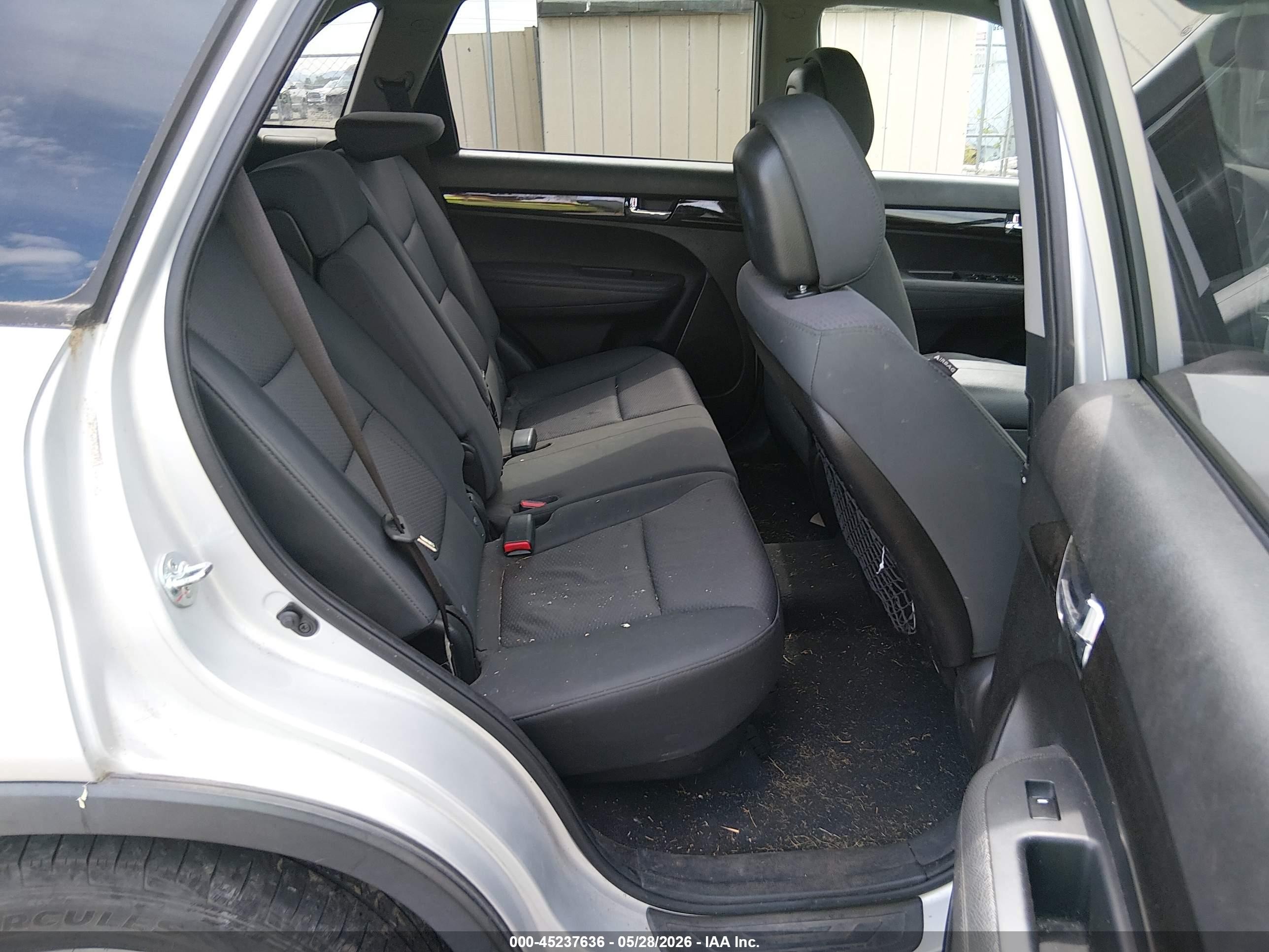 2012 Kia Sorento Lx Silver vin: 5XYKT4A63CG251247