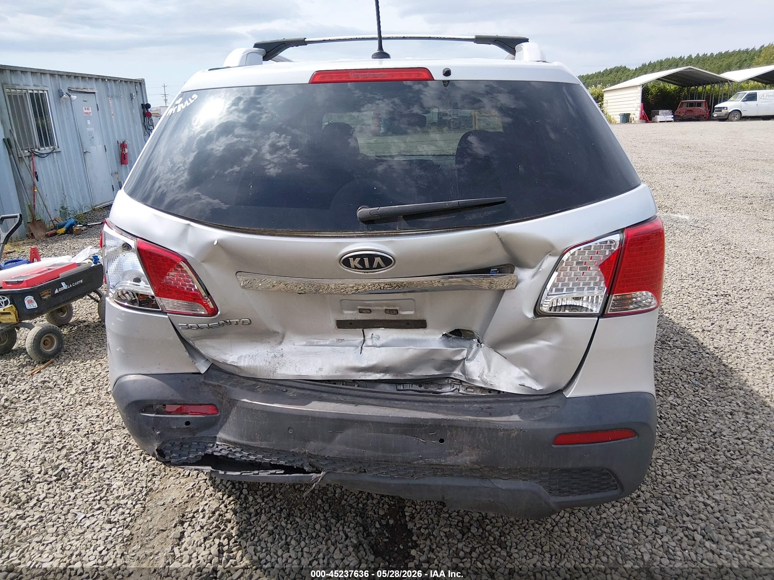 2012 Kia Sorento Lx Silver vin: 5XYKT4A63CG251247
