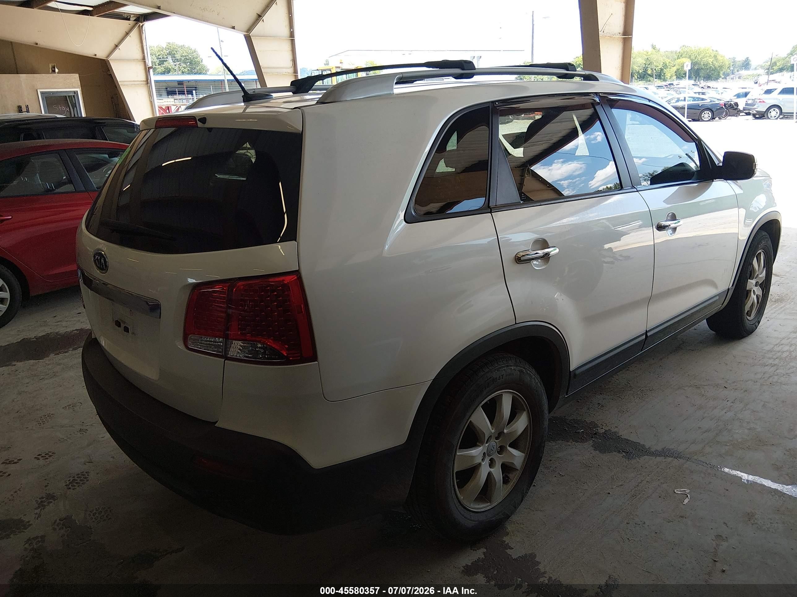 2012 Kia Sorento Lx White vin: 5XYKT4A63CG255542
