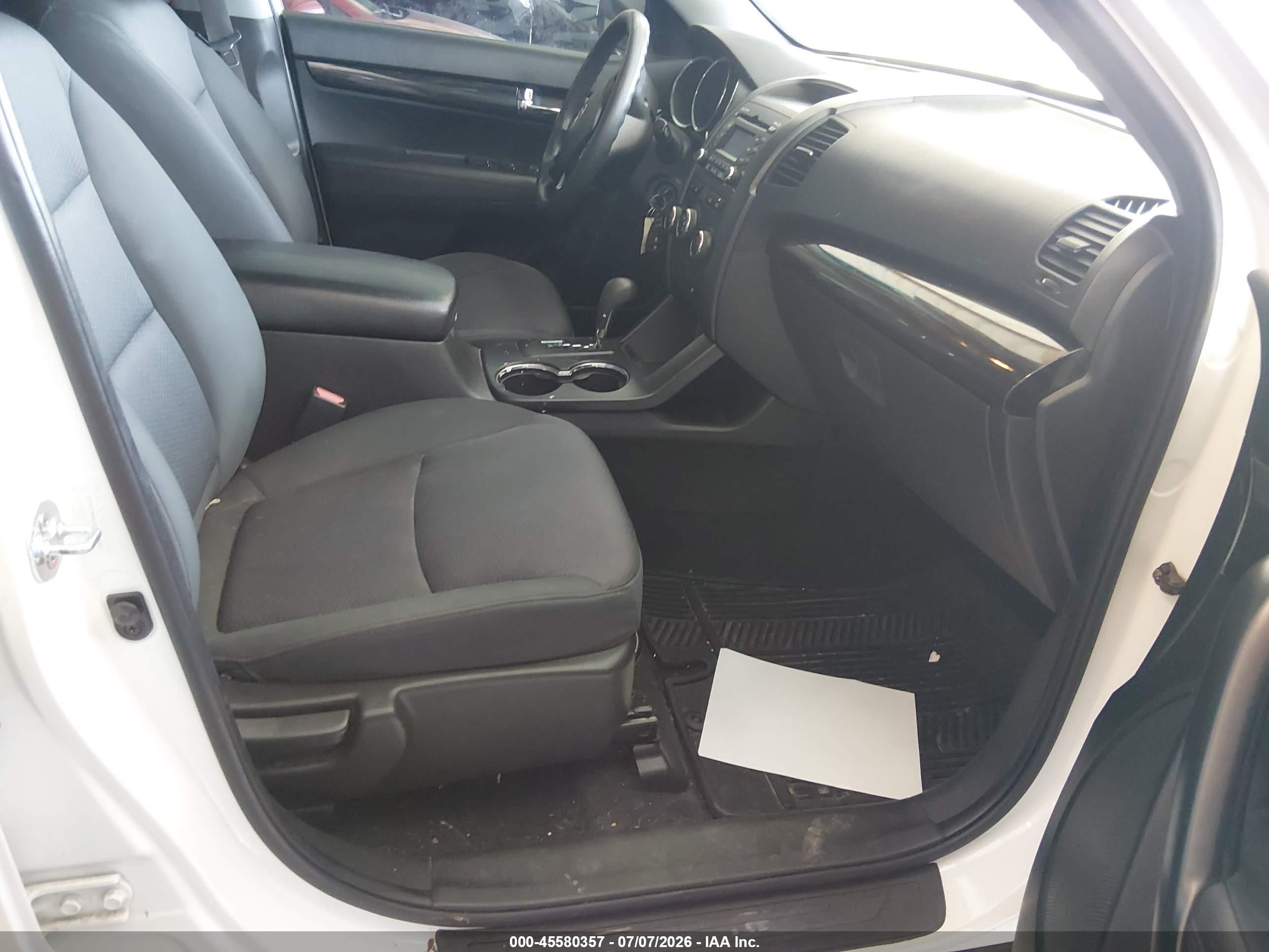 2012 Kia Sorento Lx White vin: 5XYKT4A63CG255542
