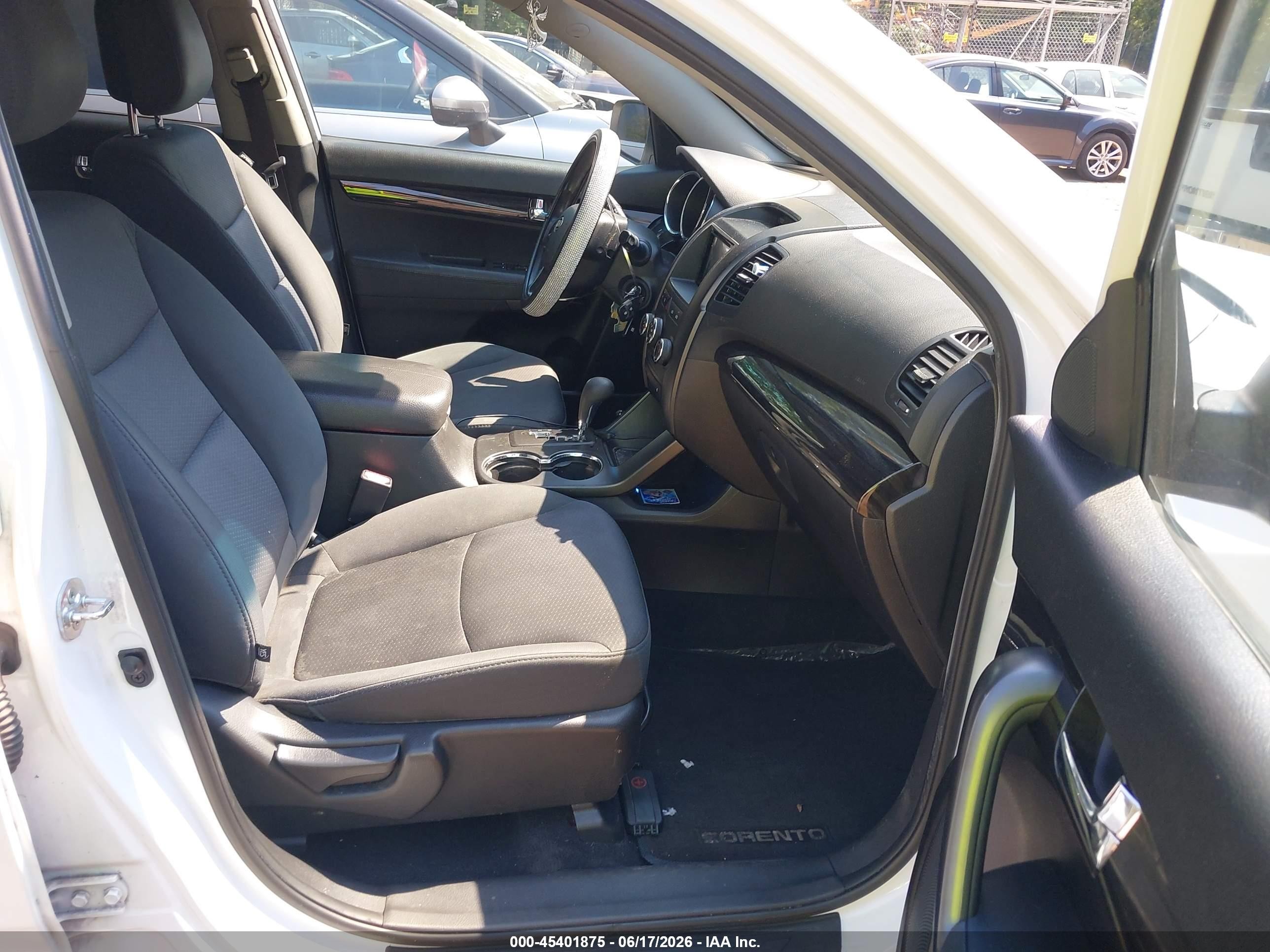 2013 Kia Sorento Lx White vin: 5XYKT4A63DG409099