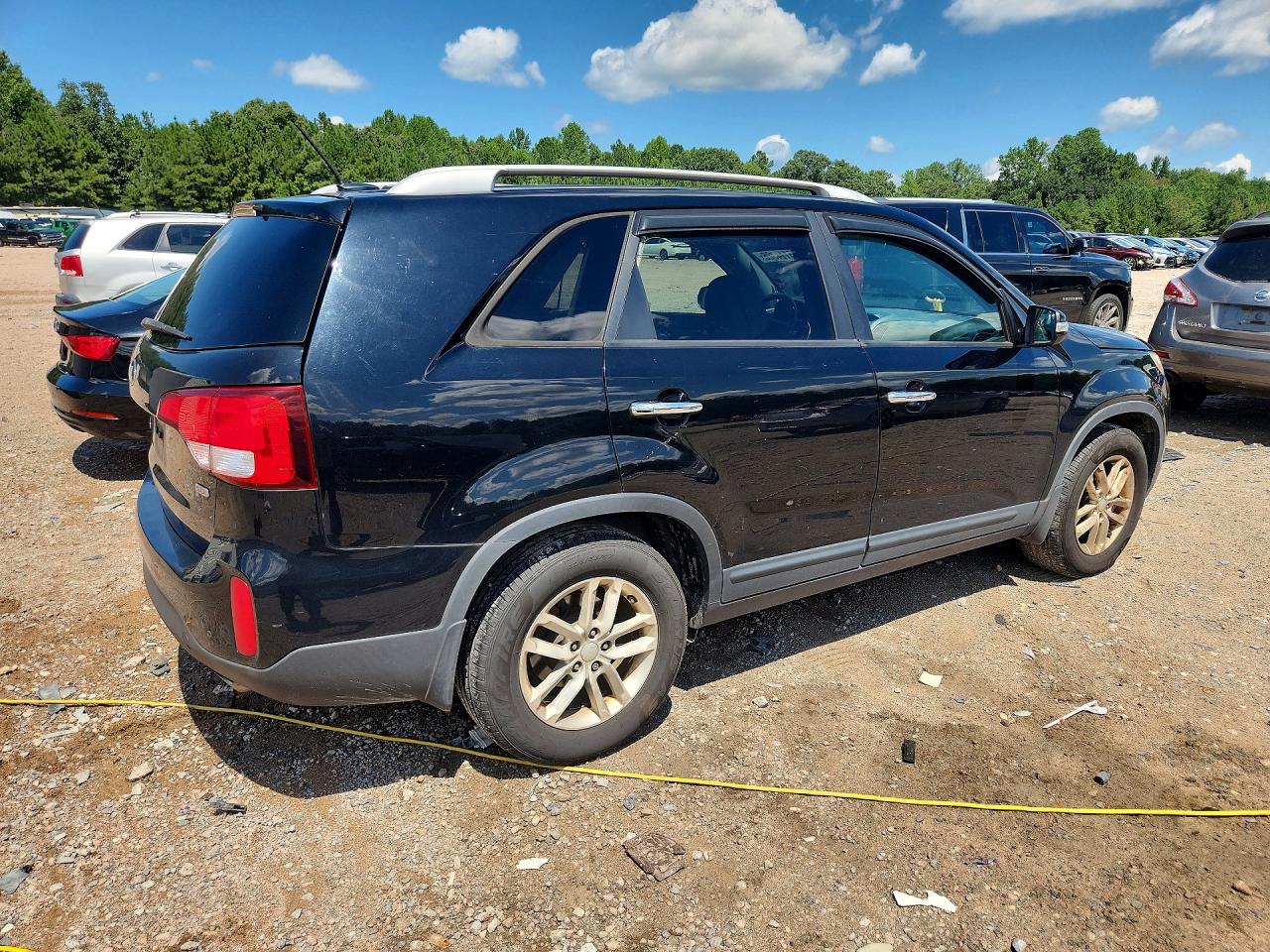 2015 Kia Sorento Lx Черный vin: 5XYKT4A63FG655363