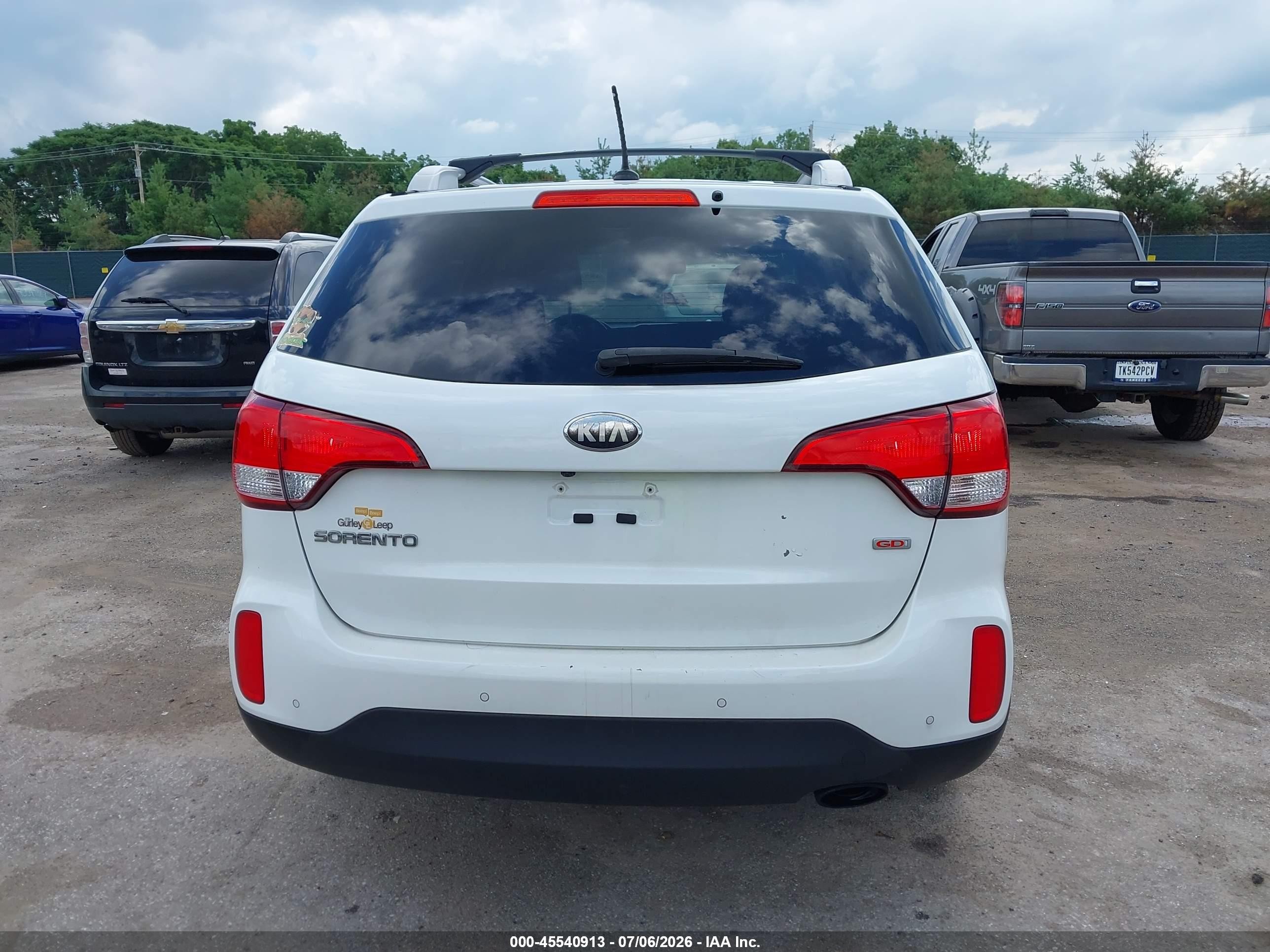 2014 Kia Sorento Lx White vin: 5XYKT4A64EG456479