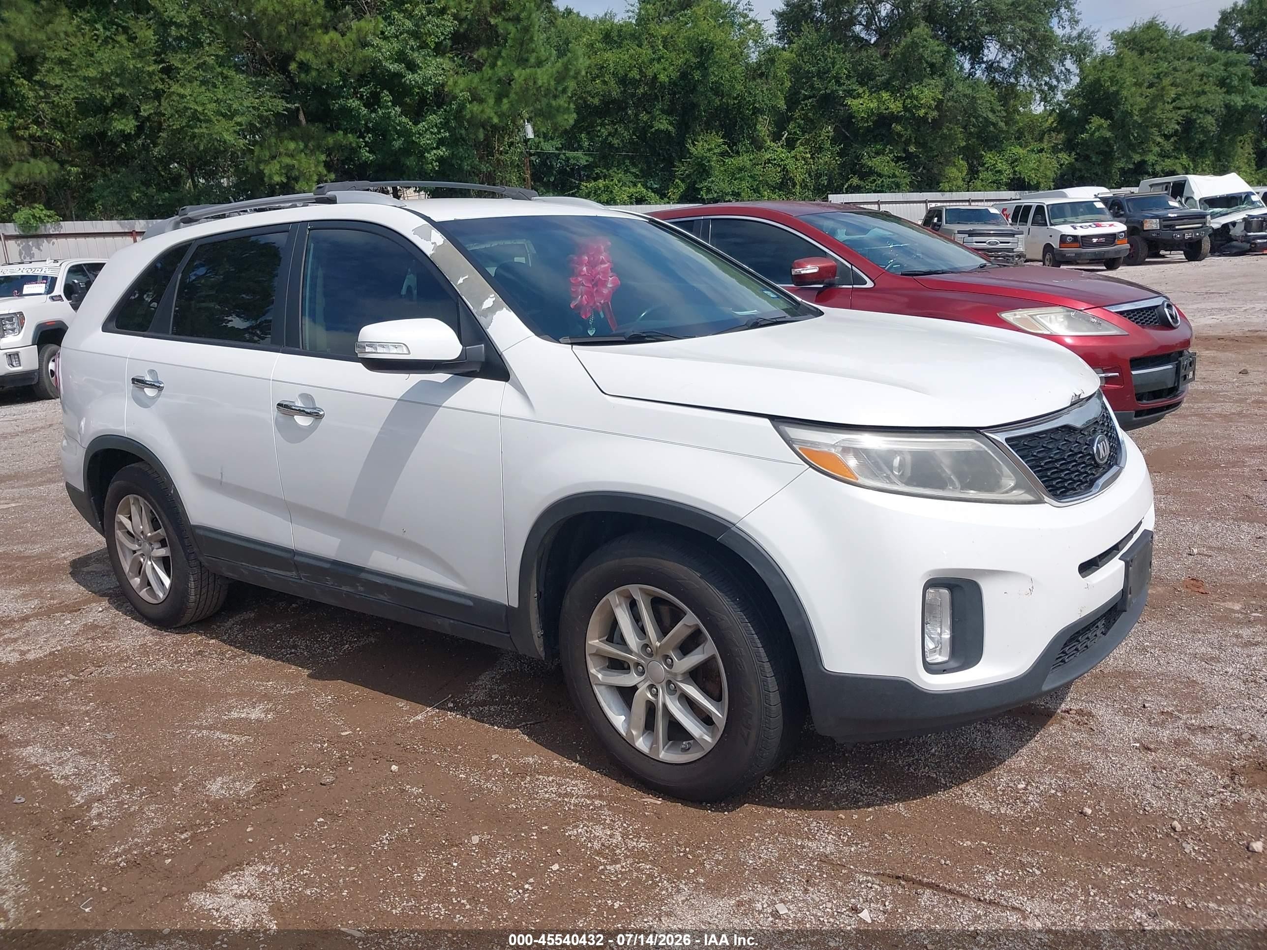 2014 Kia Sorento Lx White vin: 5XYKT4A64EG456496