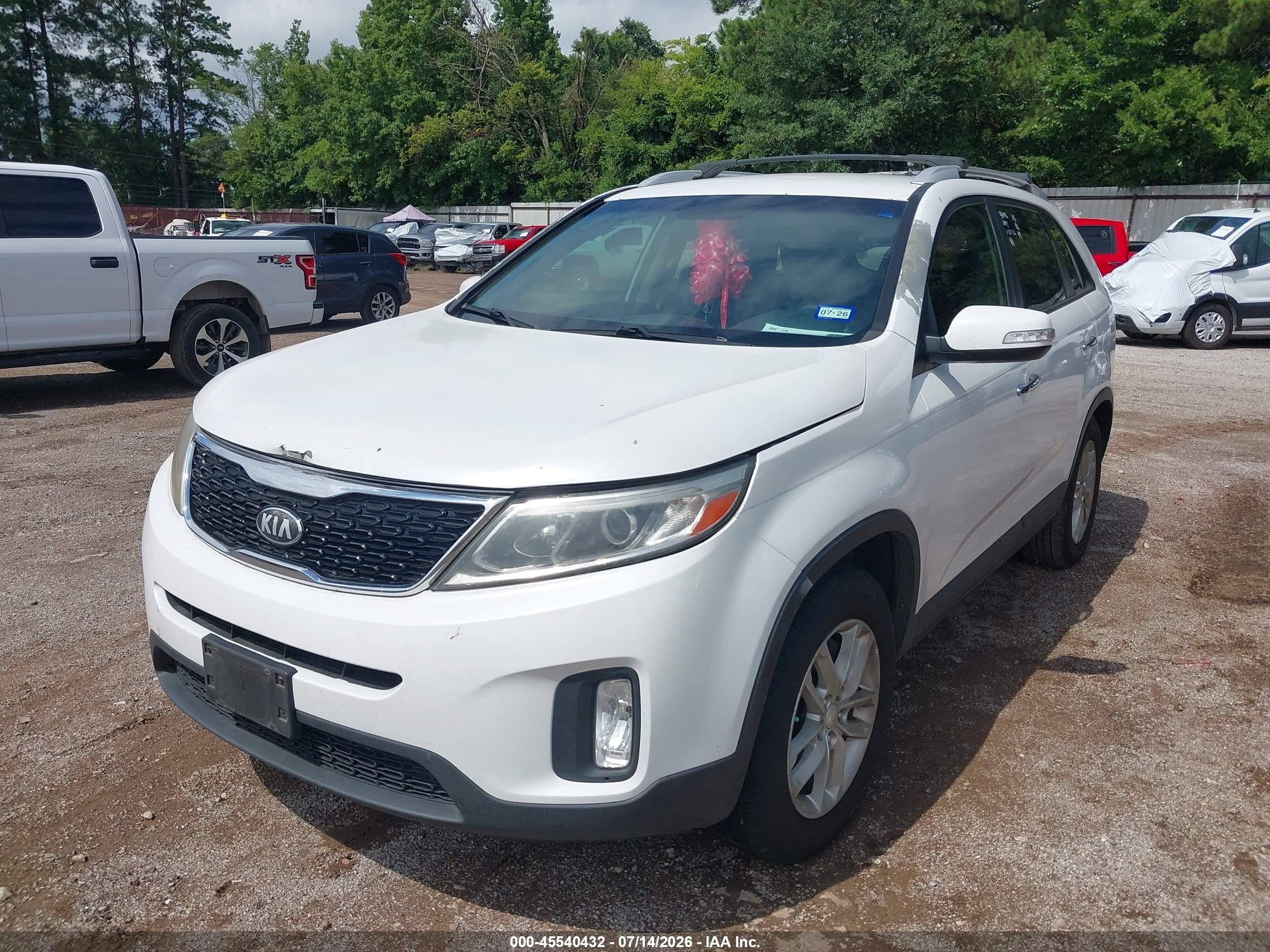 2014 Kia Sorento Lx White vin: 5XYKT4A64EG456496