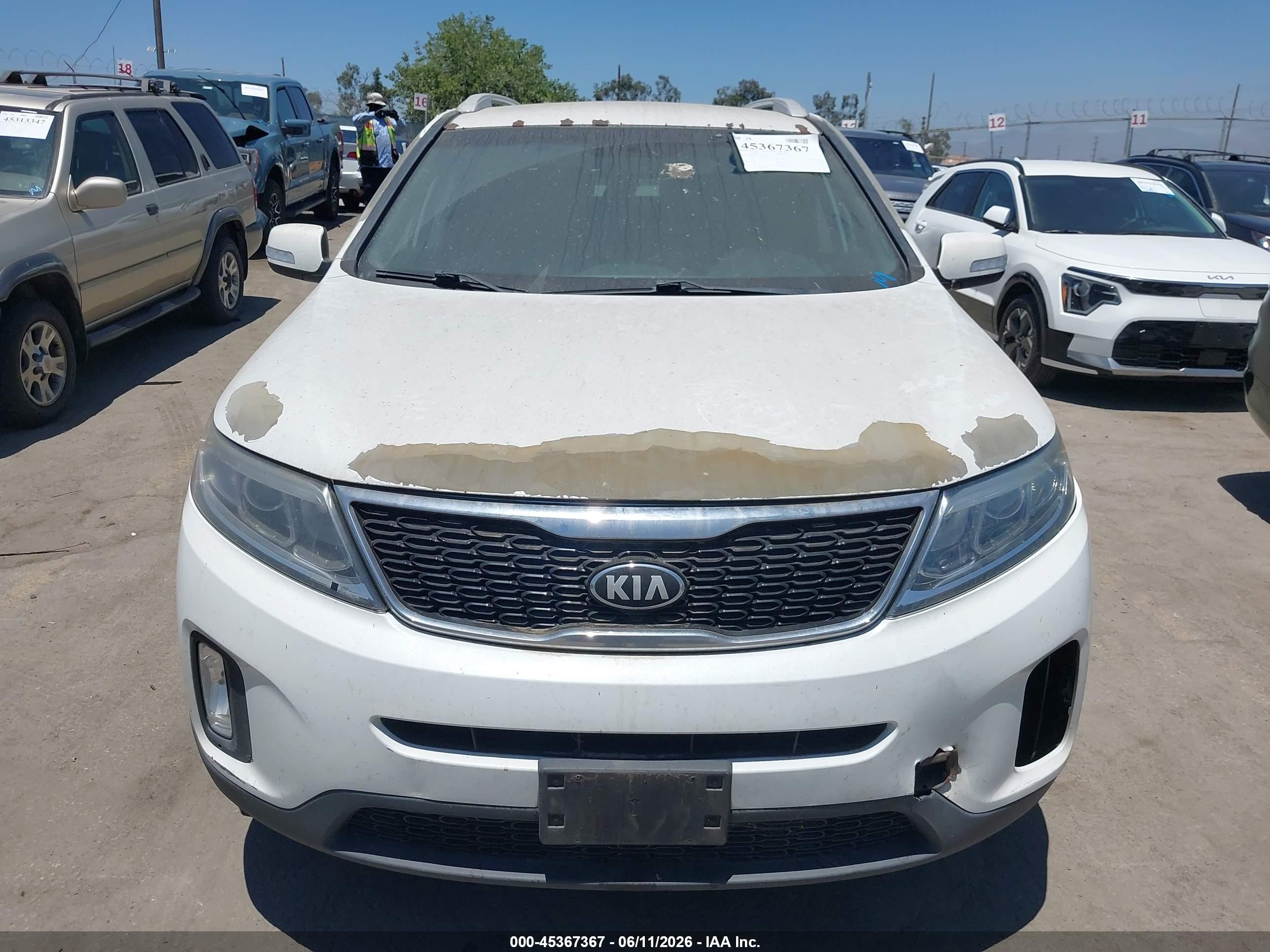 2014 Kia Sorento Lx White vin: 5XYKT4A64EG485495