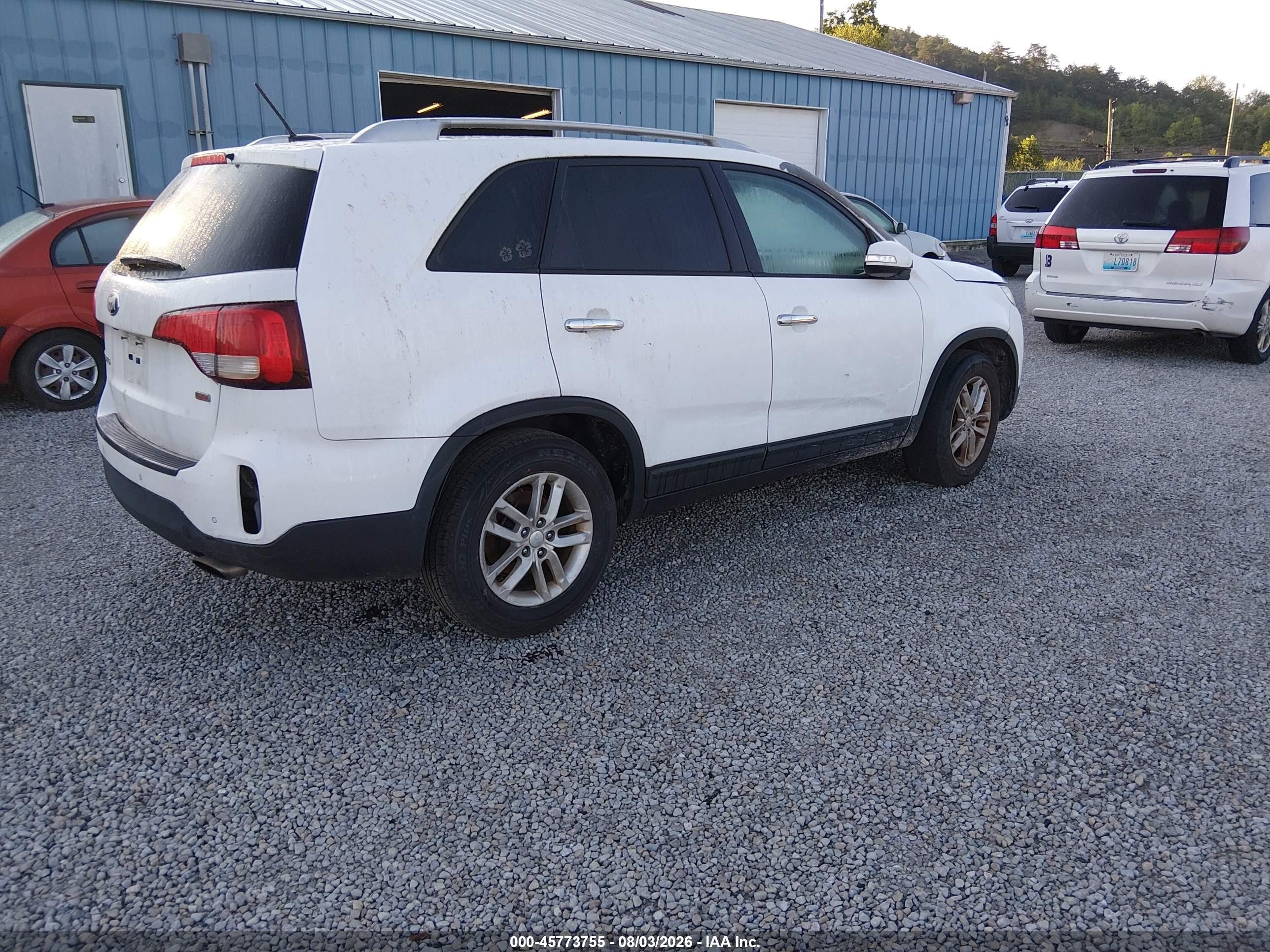 2014 Kia Sorento Lx White vin: 5XYKT4A64EG501615